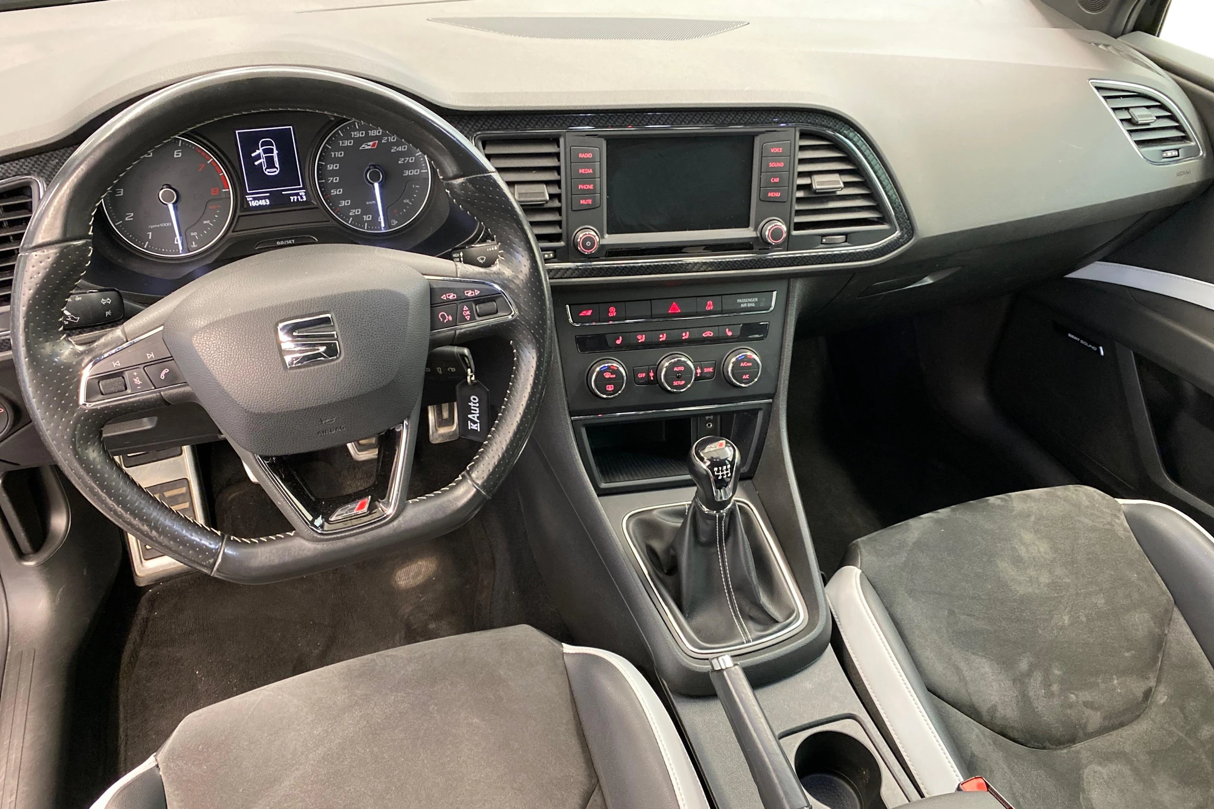 musta SEAT Leon ST 2016 kuva 9.