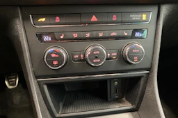 musta SEAT Leon ST 2016 kuva 18.