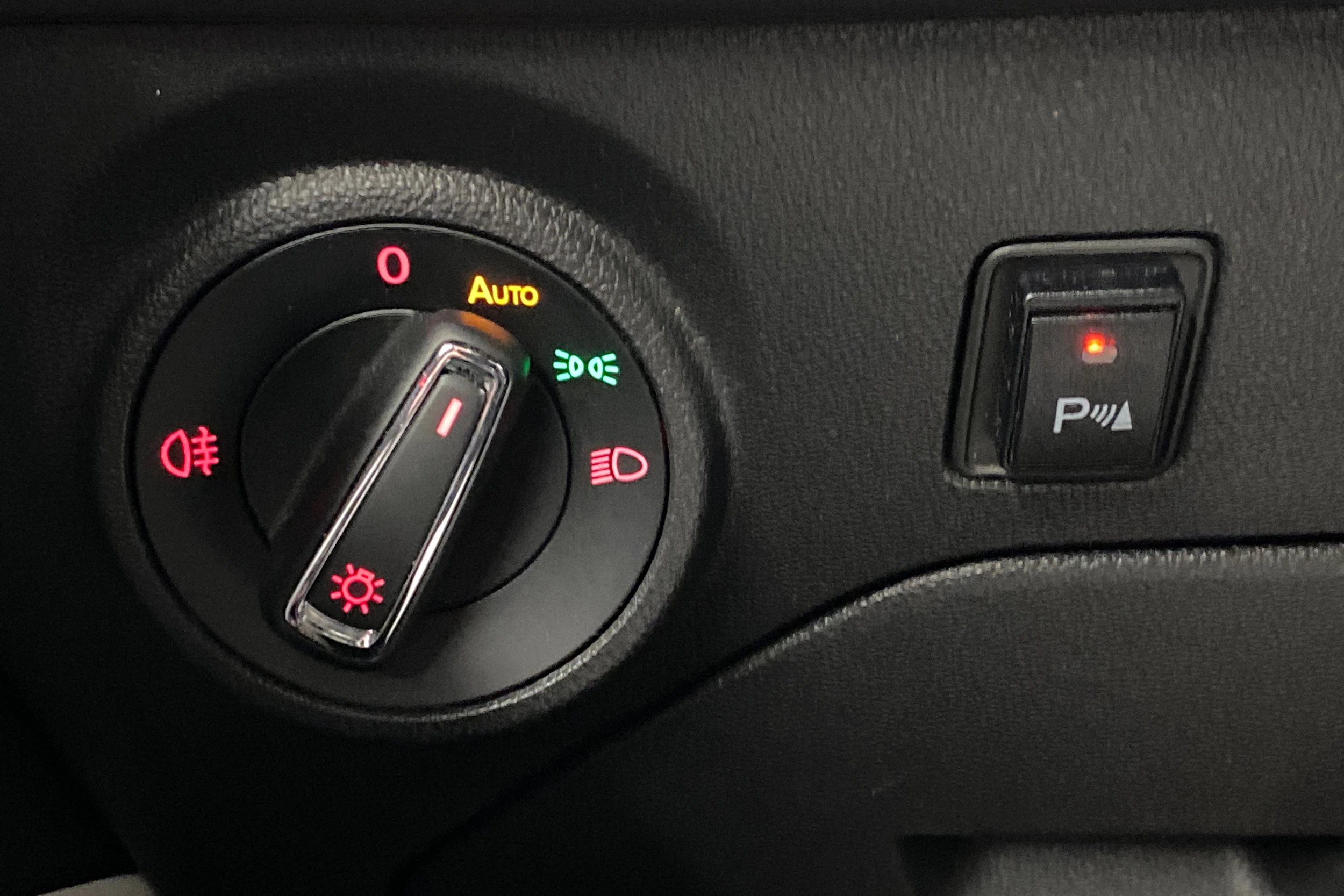 musta SEAT Leon ST 2016 kuva 21.