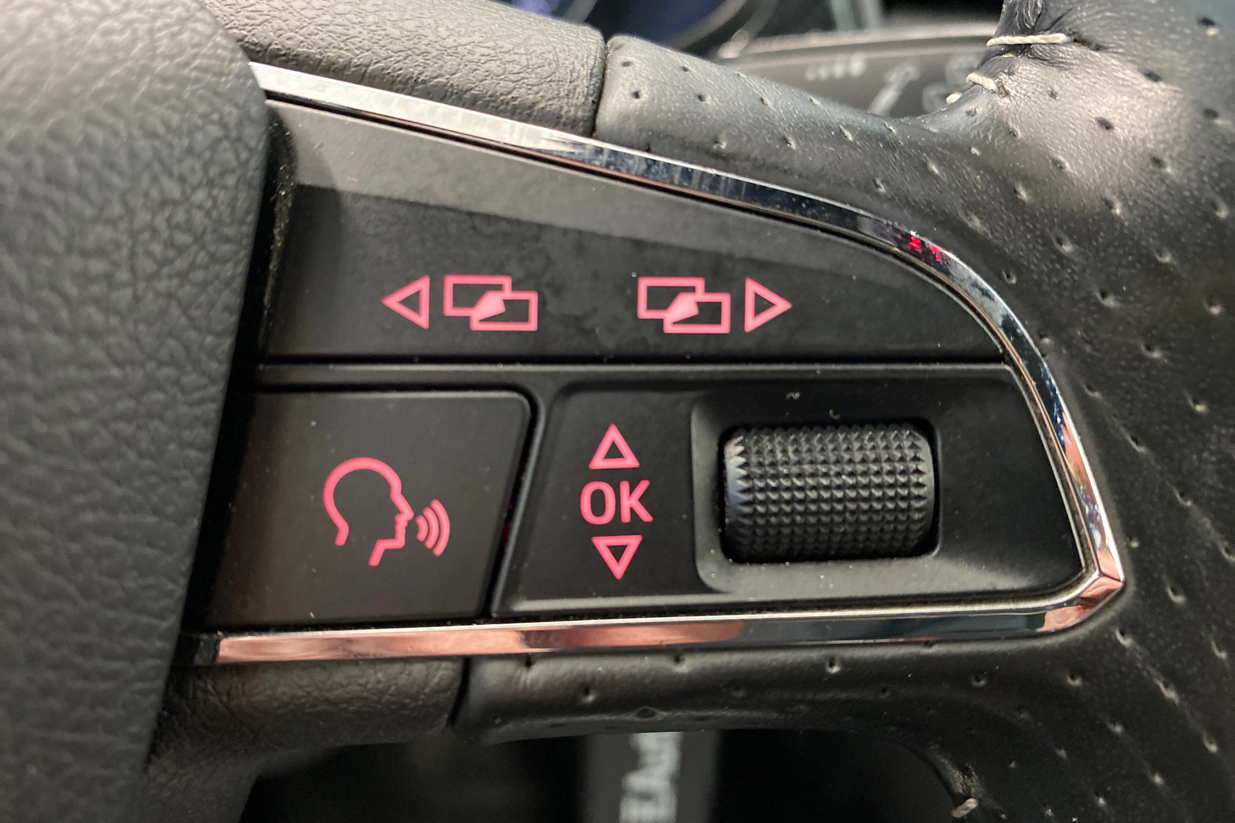 musta SEAT Leon ST 2016 kuva 23.