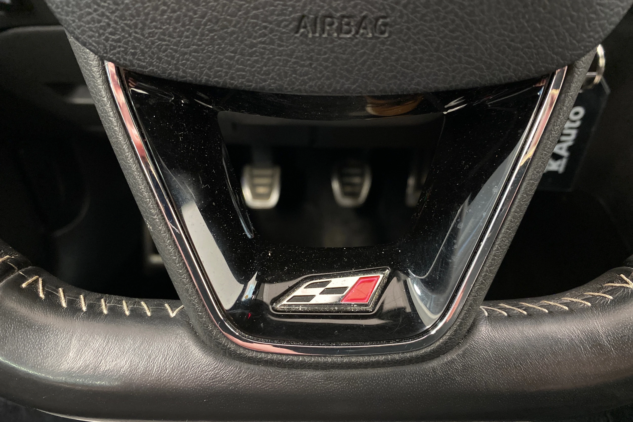 musta SEAT Leon ST 2016 kuva 24.