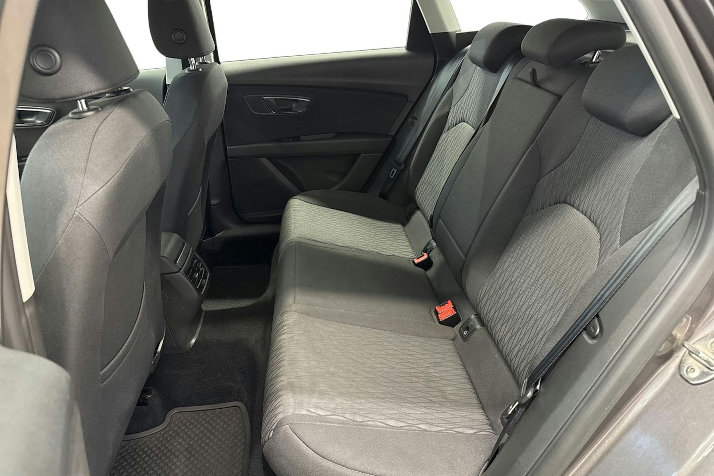 met. harmaa SEAT Leon ST 2016 kuva 10.