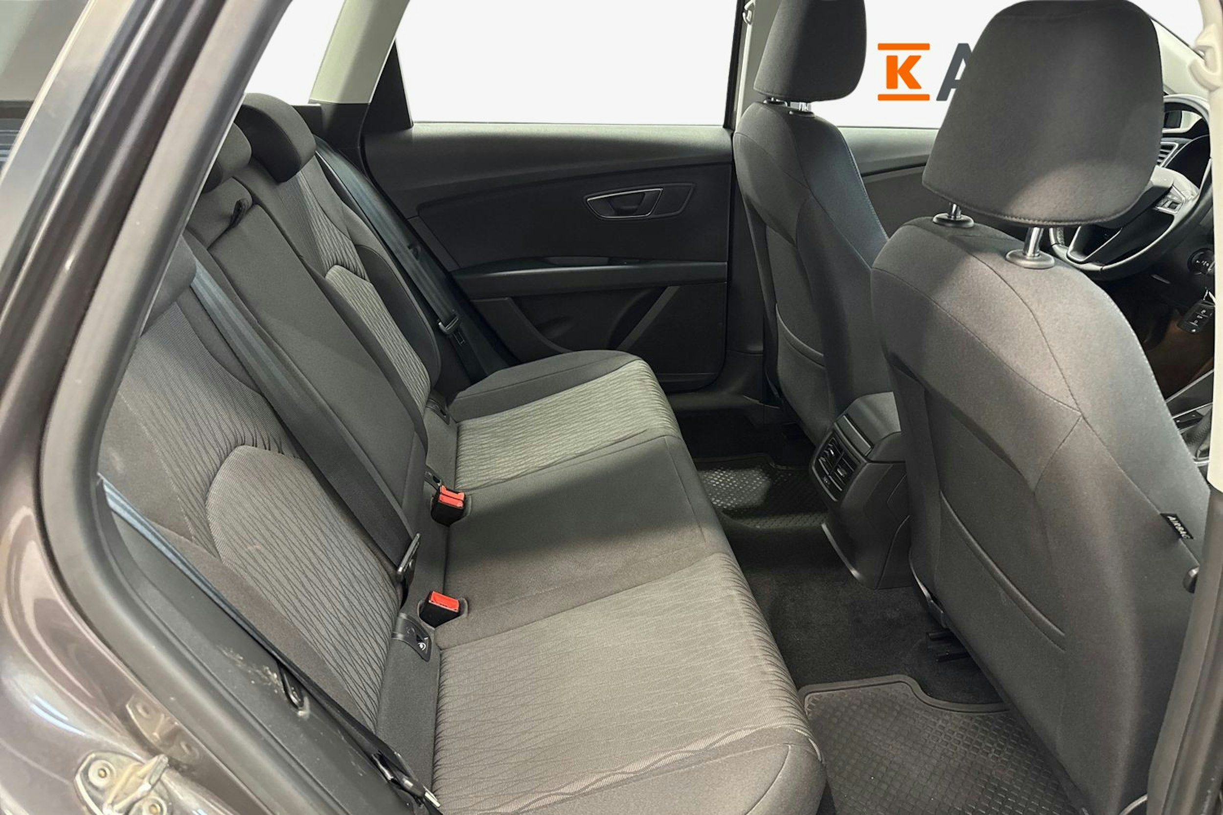 met. harmaa SEAT Leon ST 2016 kuva 11.