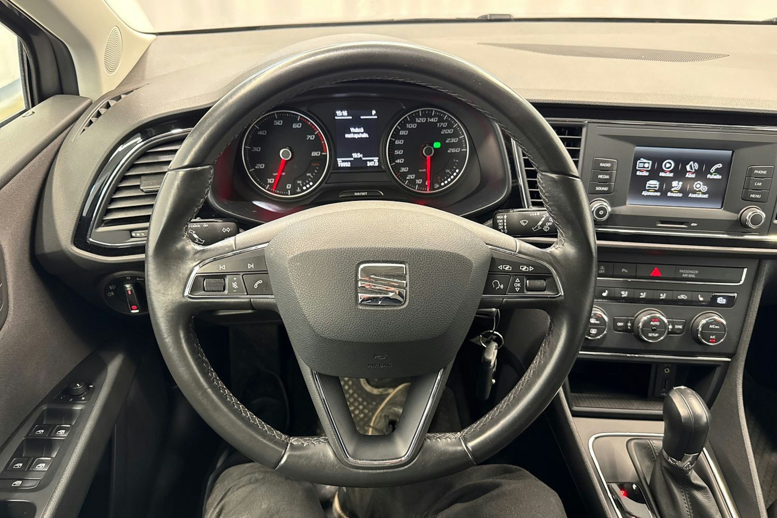 met. harmaa SEAT Leon ST 2016 kuva 16.