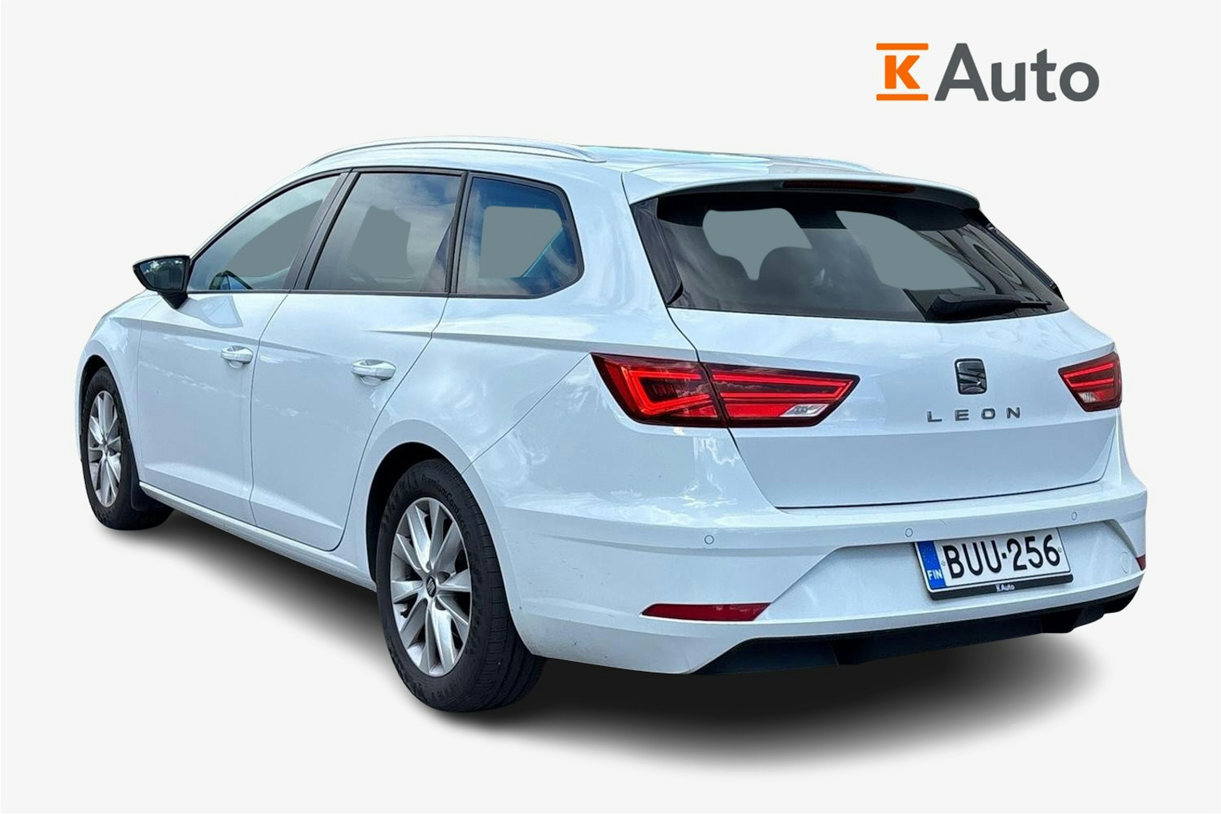 valkoinen SEAT Leon ST 2017 kuva 2.