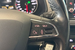 valkoinen SEAT Leon ST 2017 kuva 16.