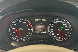 valkoinen SEAT Leon ST 2017 kuva 17.