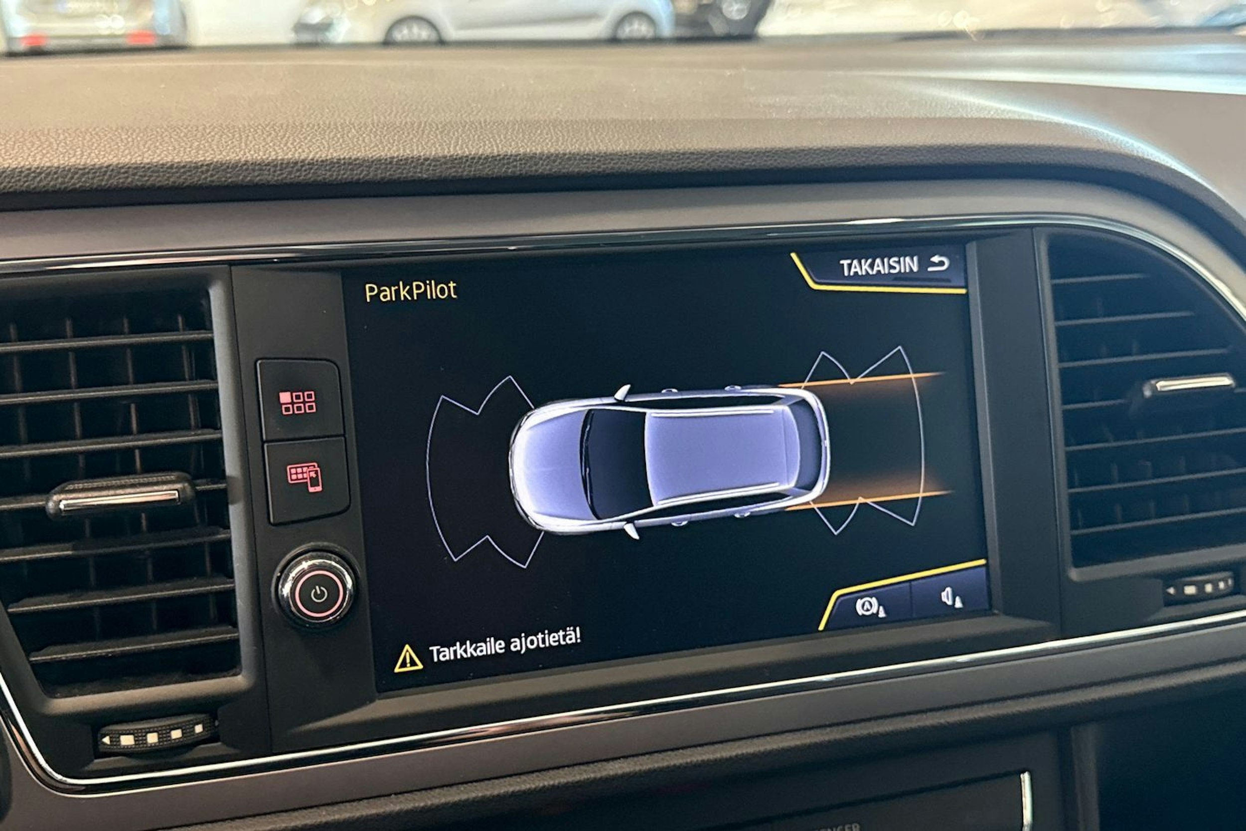 valkoinen SEAT Leon ST 2017 kuva 21.
