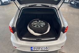 valkoinen SEAT Leon ST 2017 kuva 24.