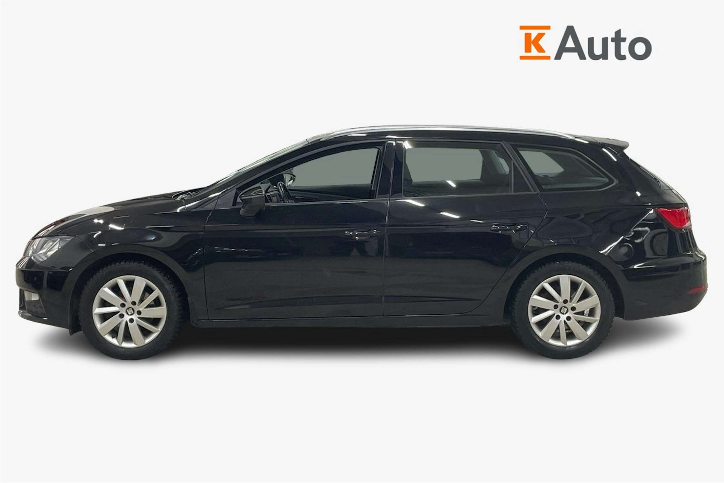 musta SEAT Leon ST 2017 kuva 6.