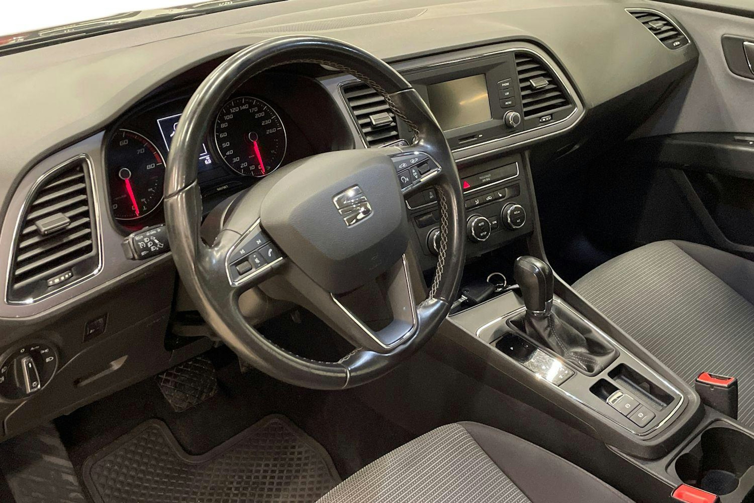 musta SEAT Leon ST 2017 kuva 9.