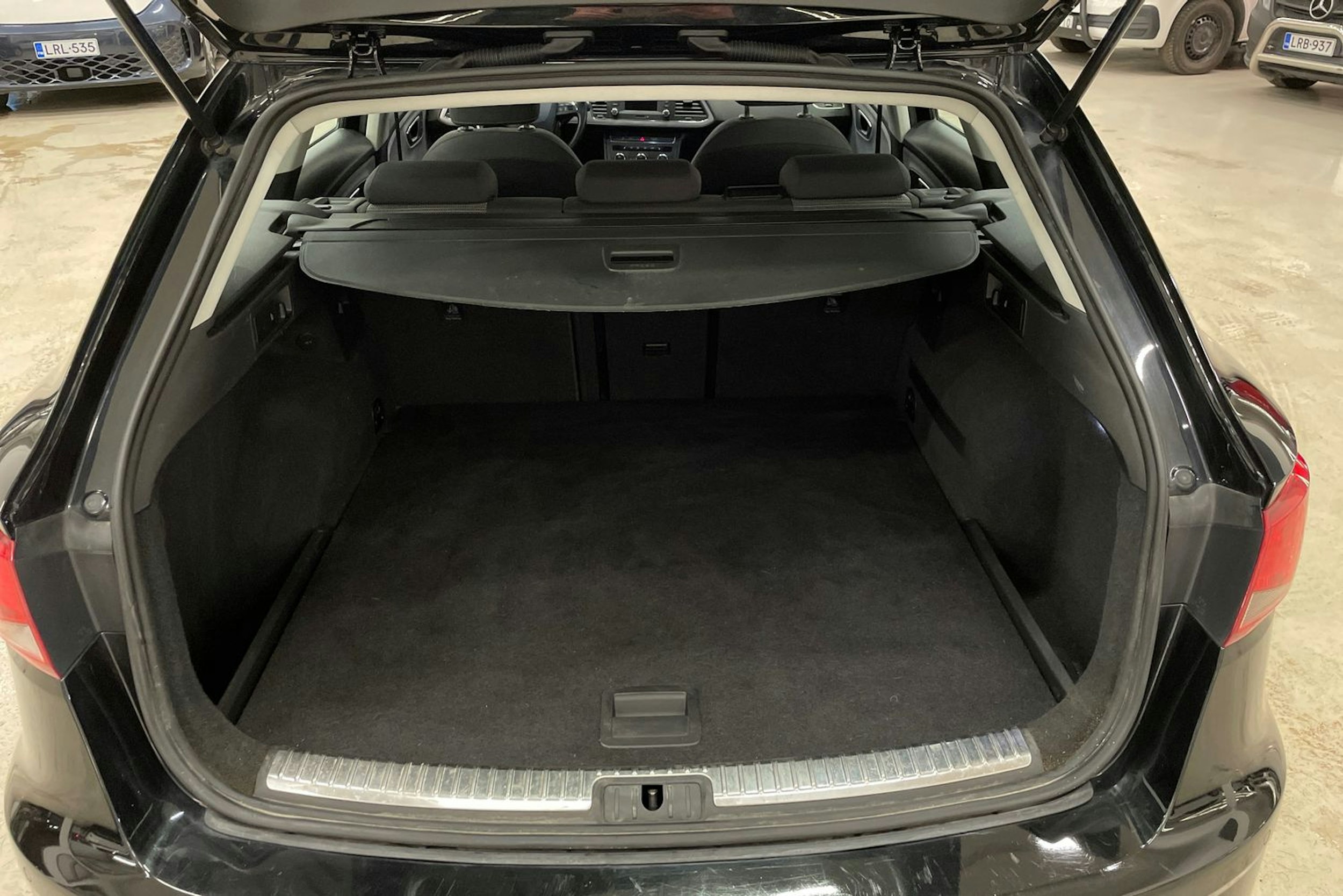 musta SEAT Leon ST 2017 kuva 15.