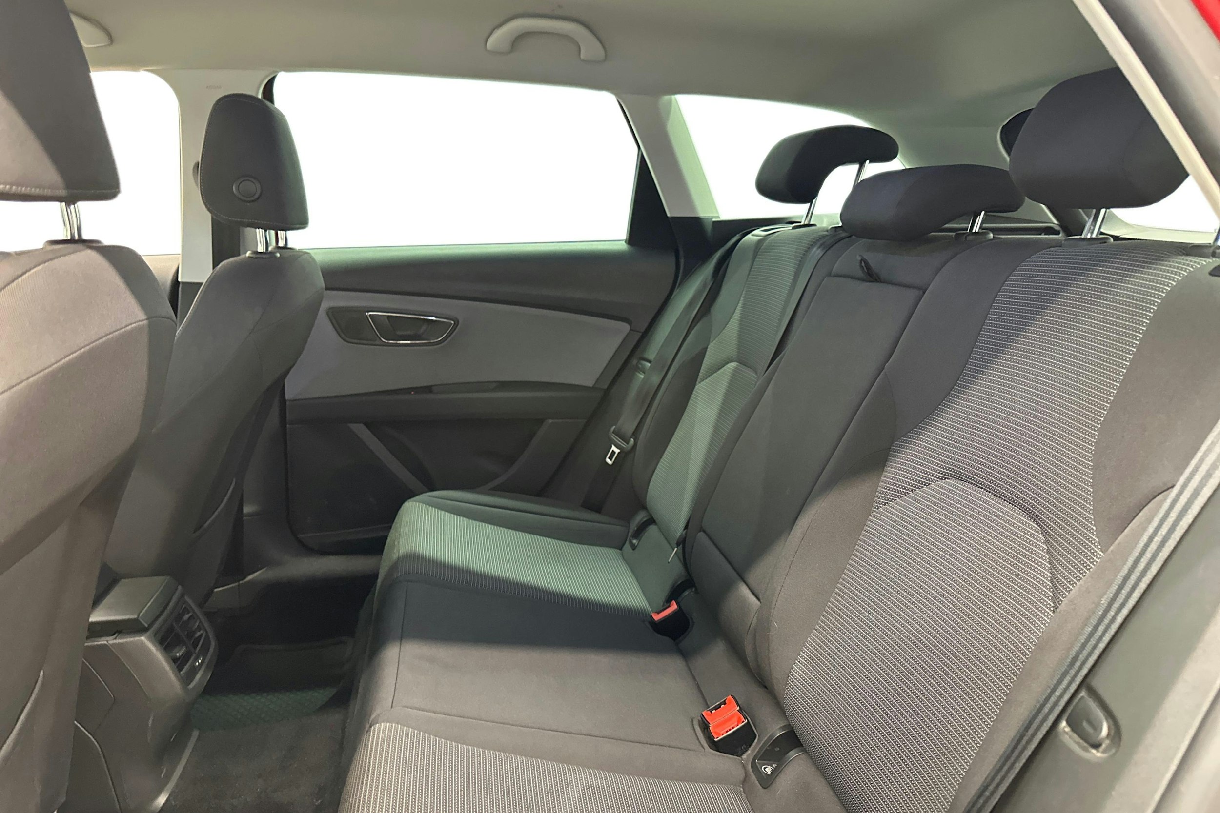 Vihreä SEAT Leon ST 2017 kuva 11.