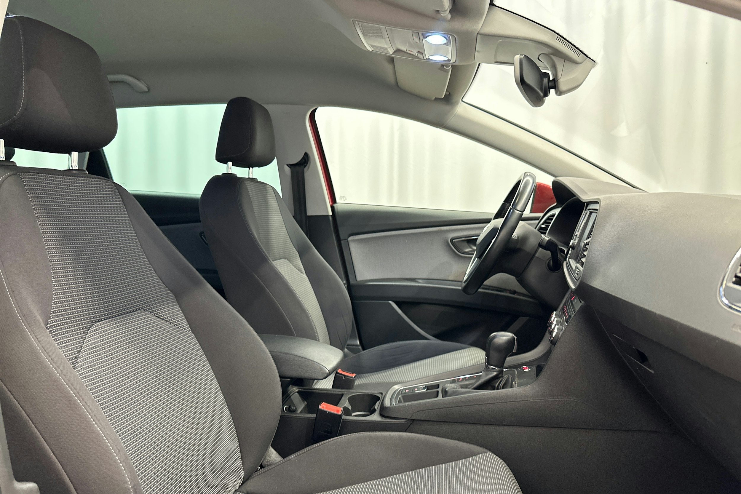 Vihreä SEAT Leon ST 2017 kuva 15.