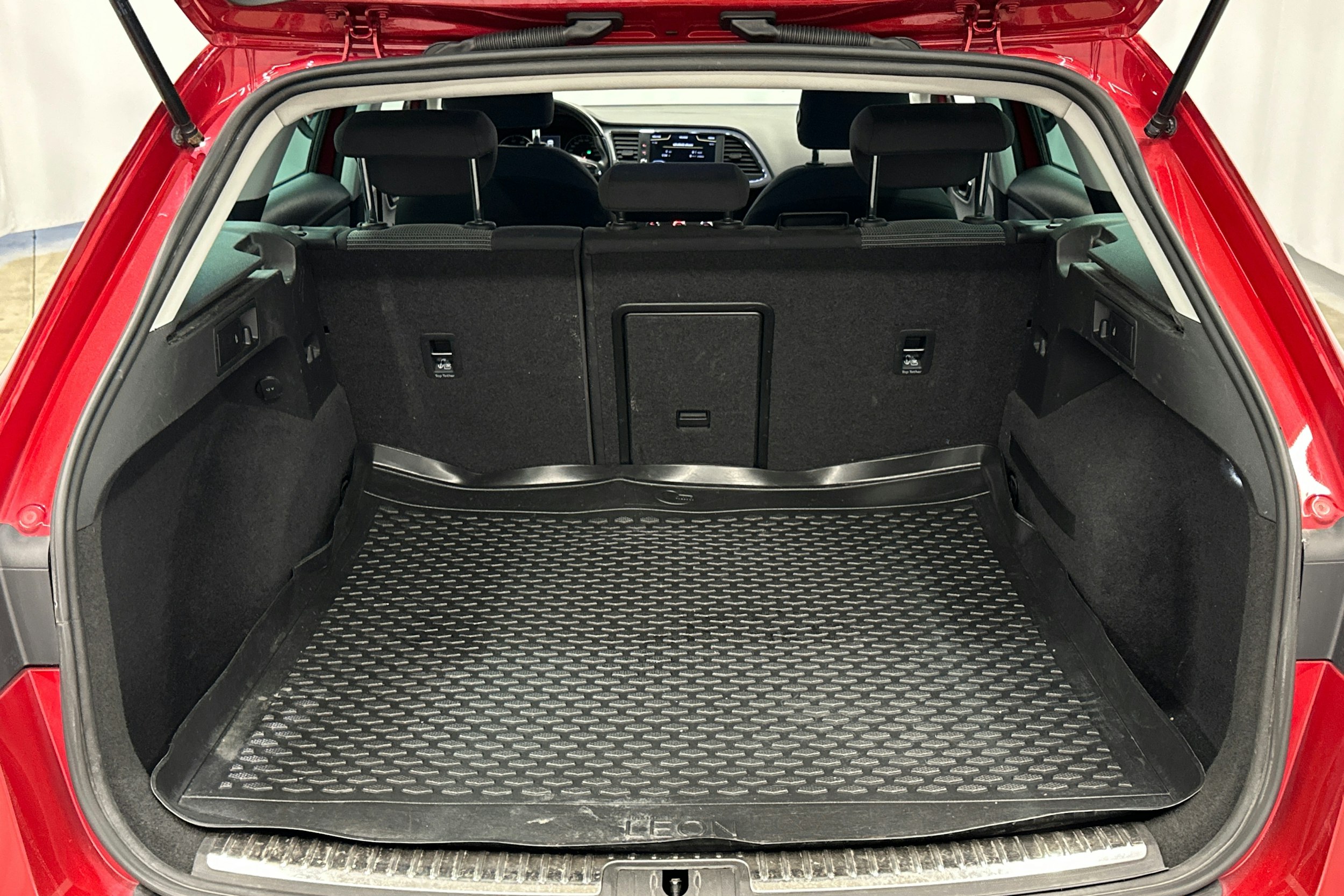 Vihreä SEAT Leon ST 2017 kuva 16.