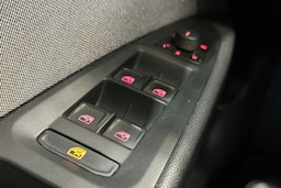 Vihreä SEAT Leon ST 2017 kuva 17.