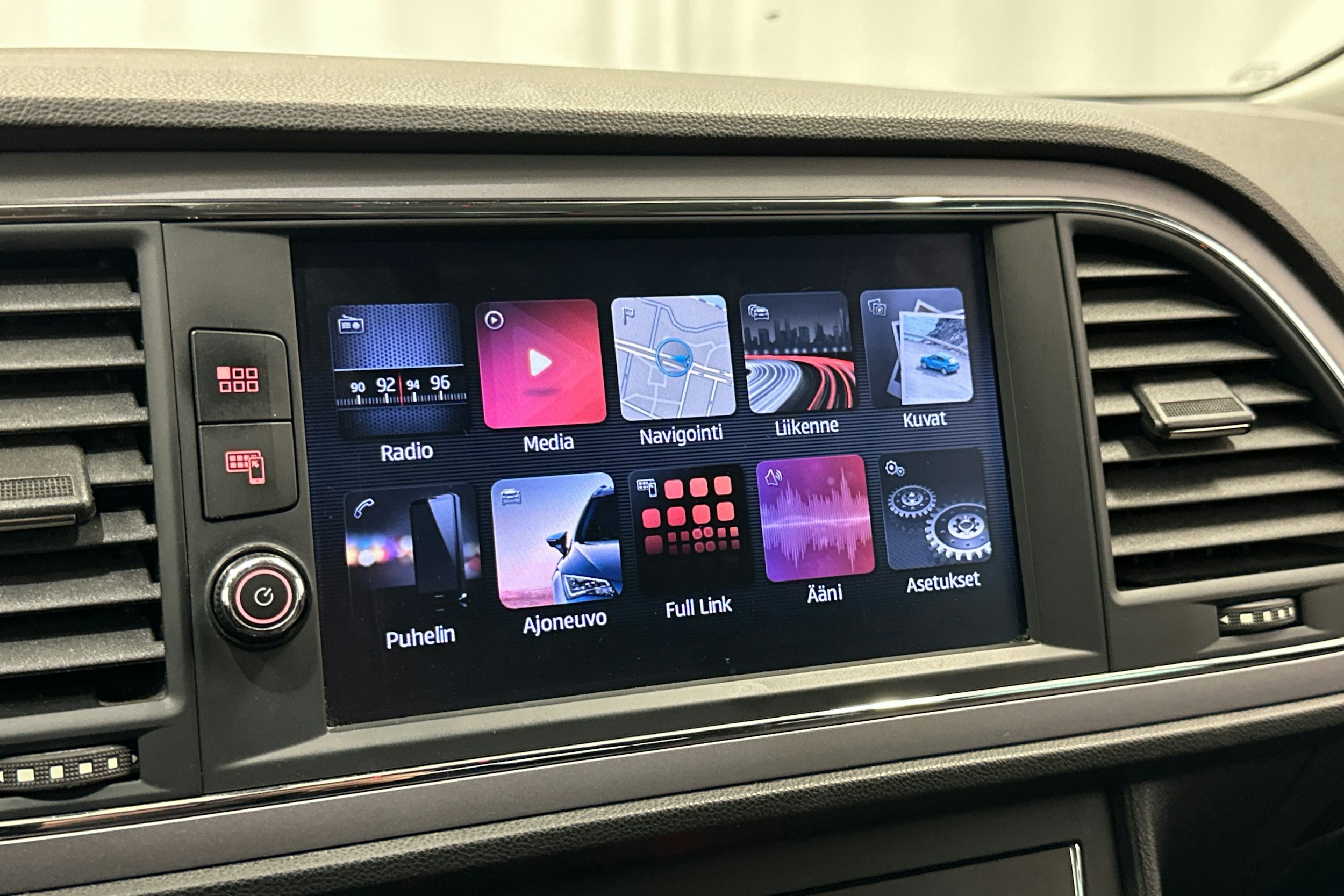 Vihreä SEAT Leon ST 2017 kuva 24.