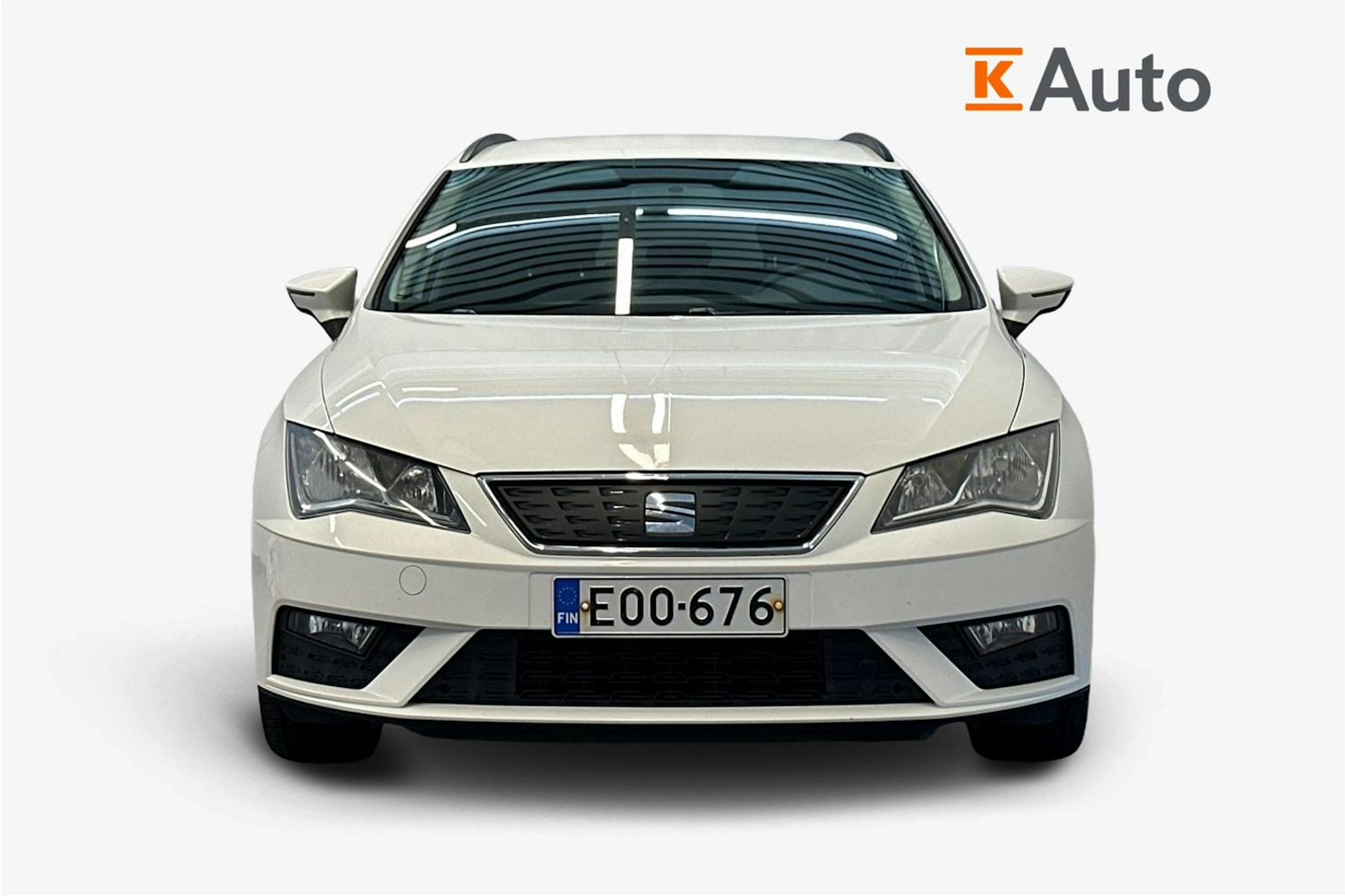 valkoinen SEAT Leon ST 2017 kuva 5.