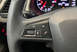 valkoinen SEAT Leon ST 2017 kuva 19.