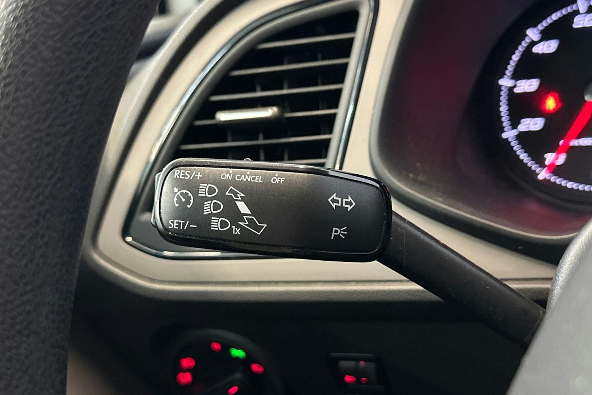 valkoinen SEAT Leon ST 2017 kuva 21.