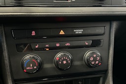 valkoinen SEAT Leon ST 2017 kuva 24.