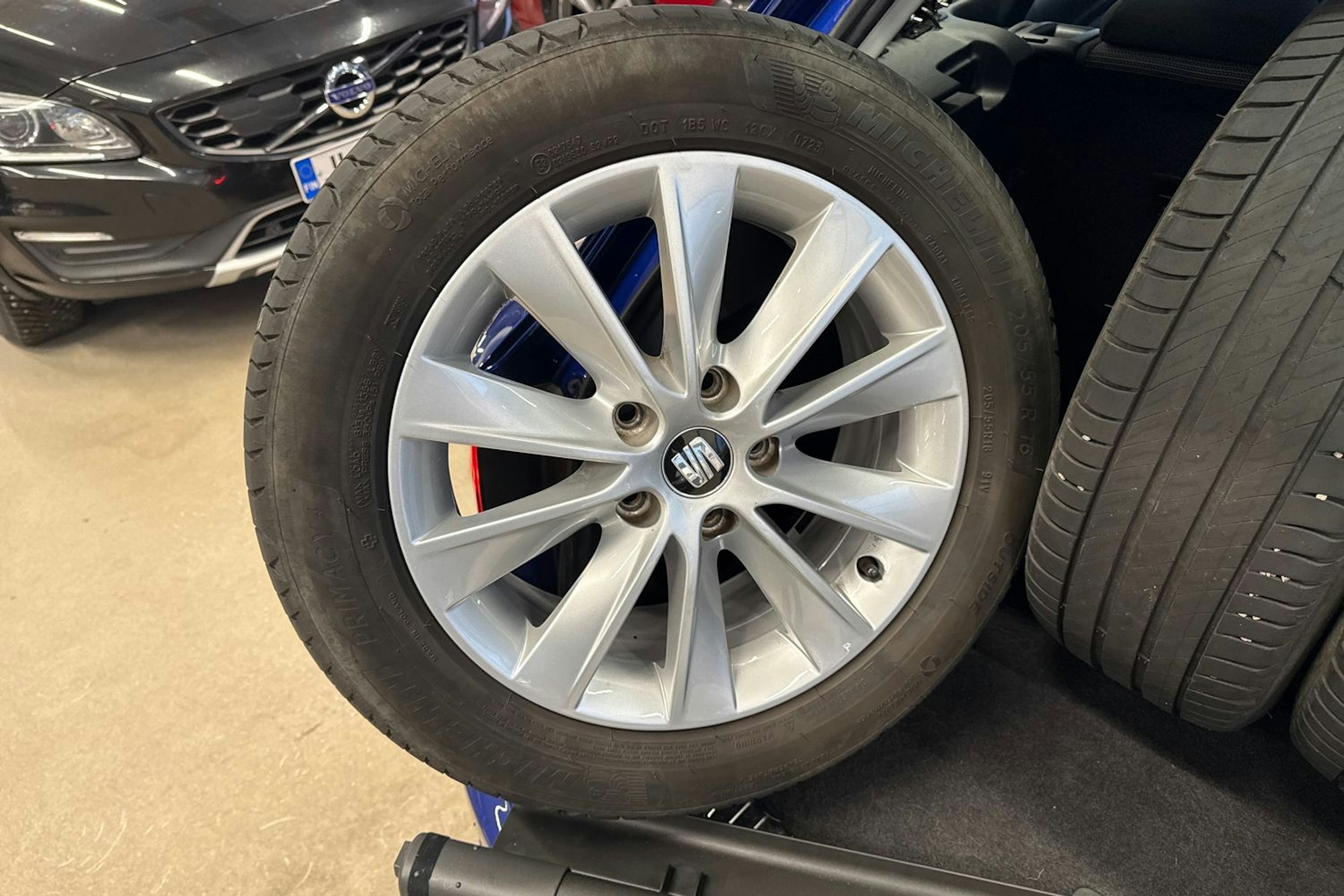 sininen SEAT Leon ST 2018 kuva 13.