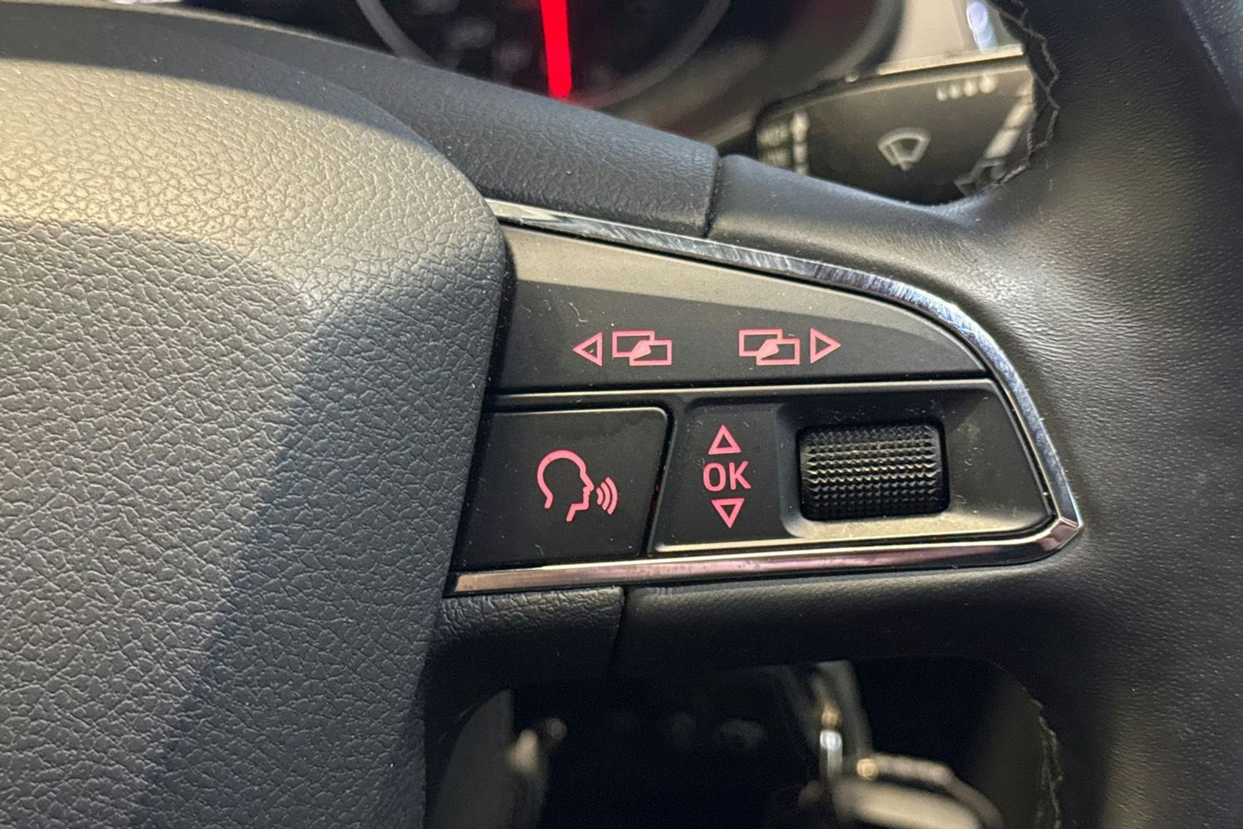 sininen SEAT Leon ST 2018 kuva 17.