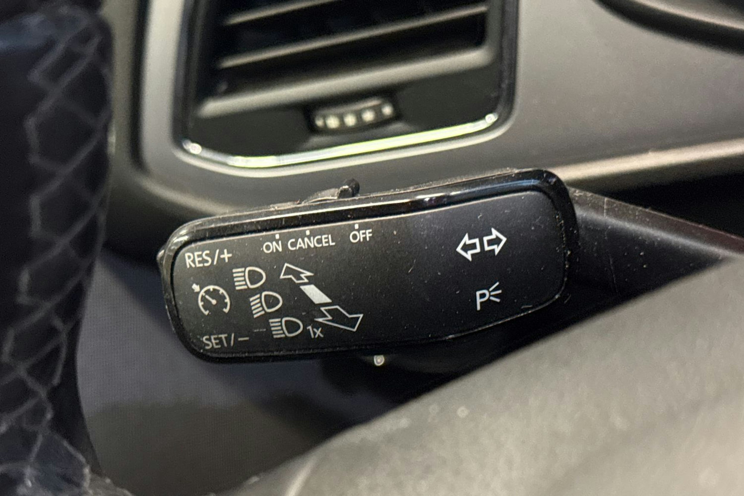 sininen SEAT Leon ST 2018 kuva 18.