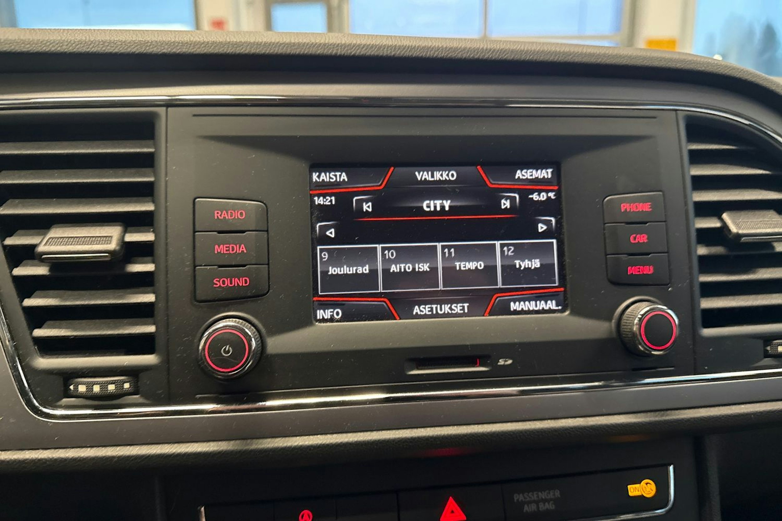 sininen SEAT Leon ST 2018 kuva 23.