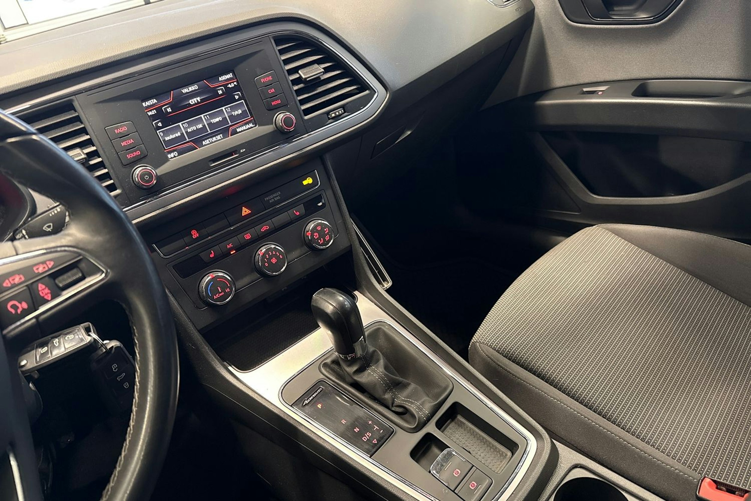 sininen SEAT Leon ST 2018 kuva 25.
