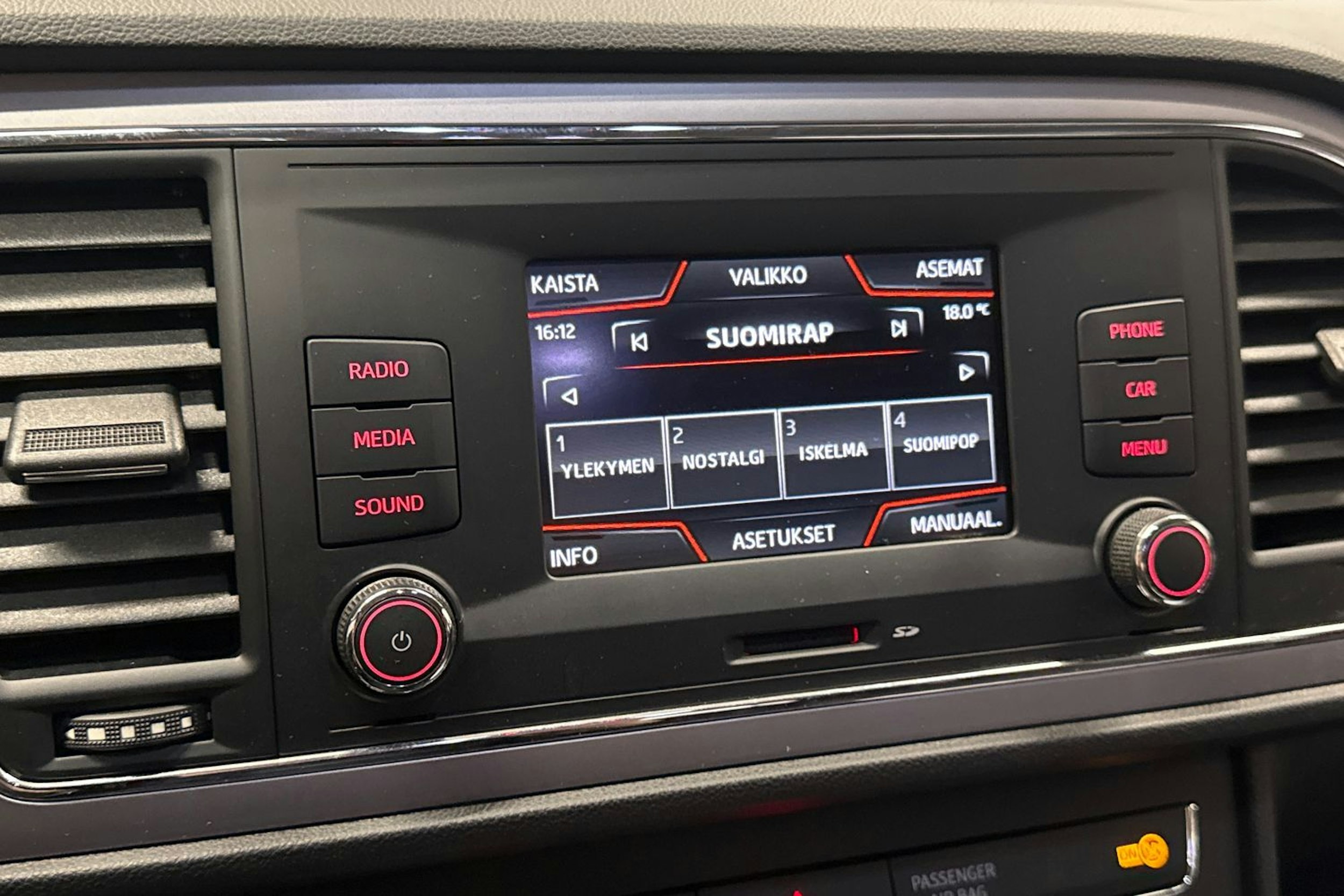 harmaa SEAT Leon ST 2018 kuva 23.