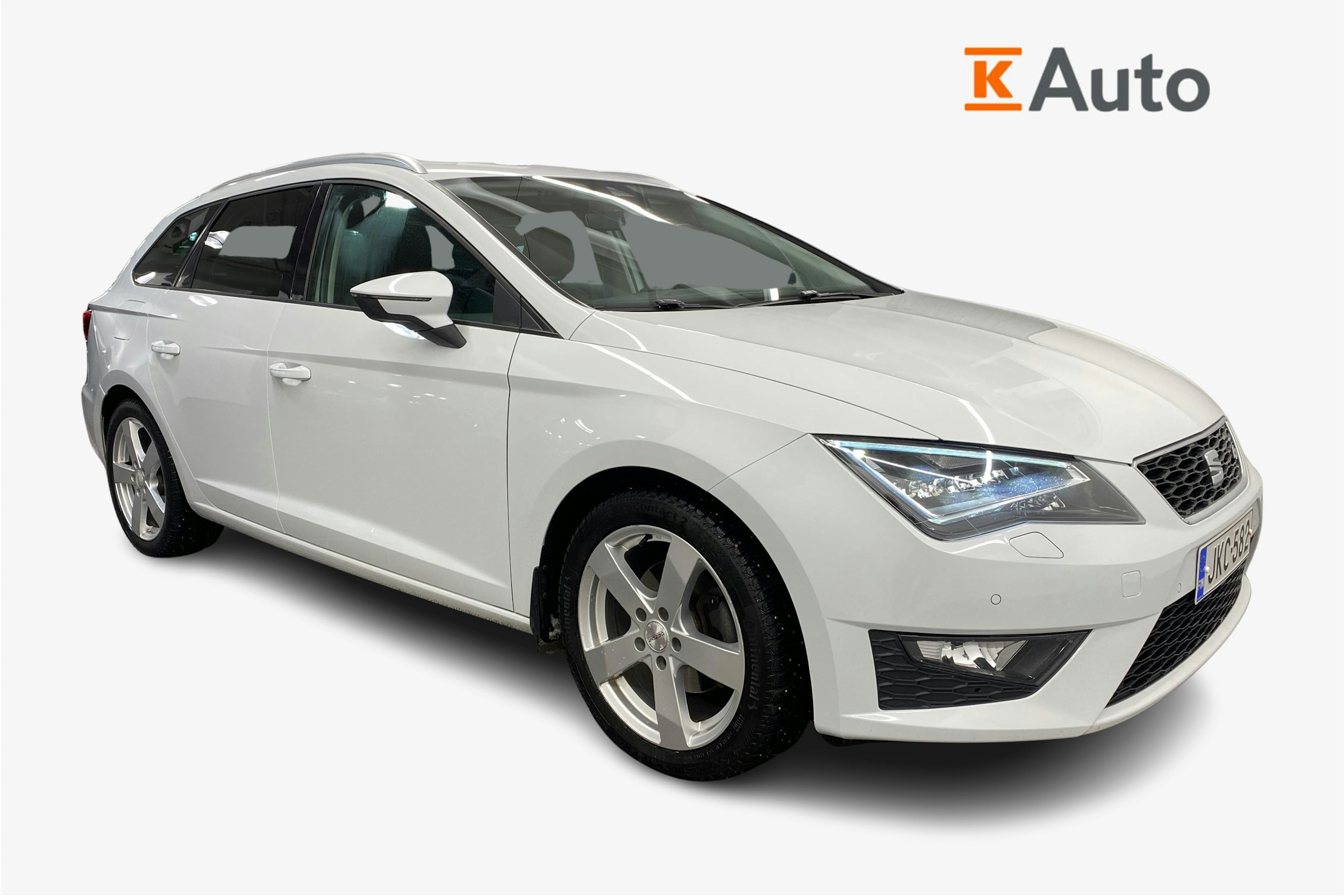 Valkoinen SEAT LEON ST 2017 kuva 1.