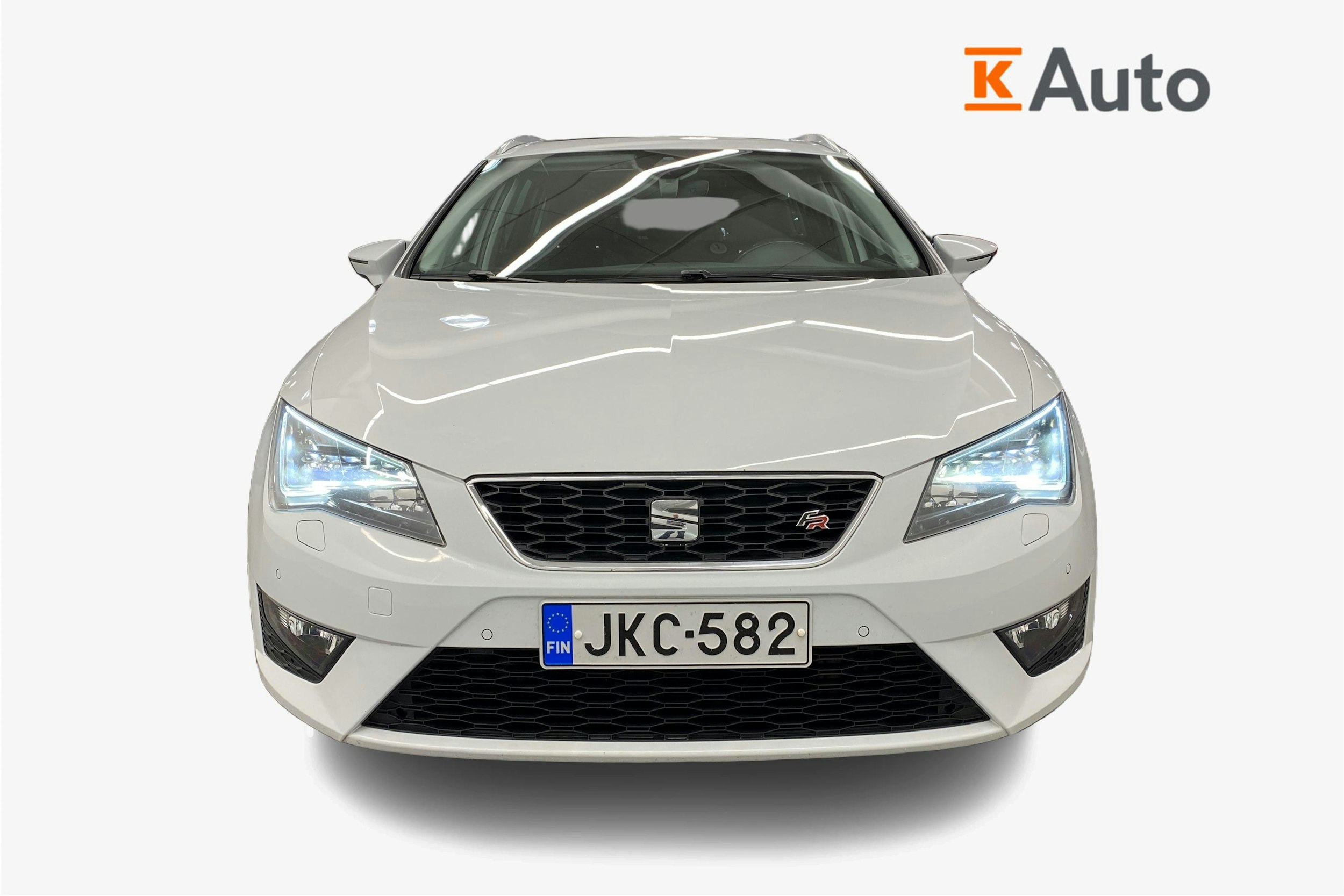 Valkoinen SEAT LEON ST 2017 kuva 4.