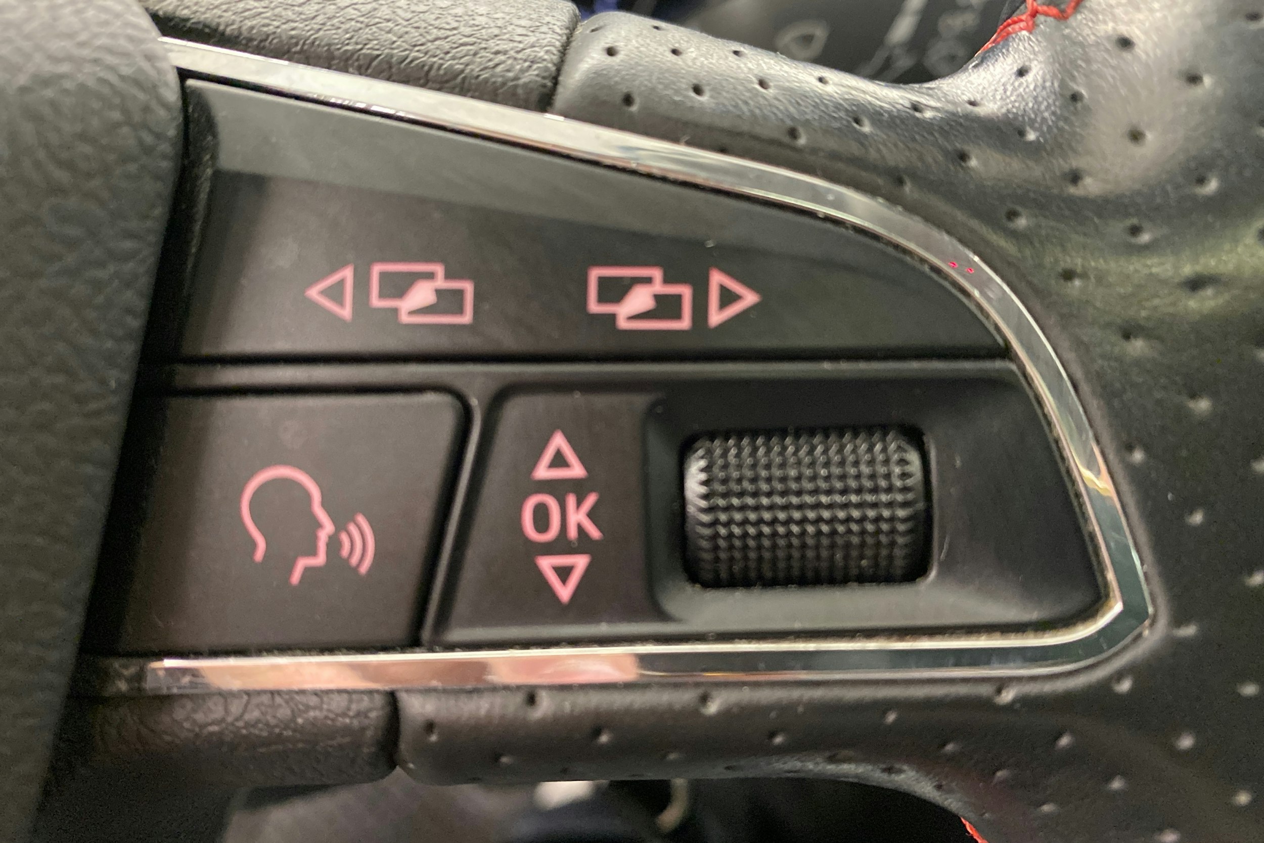 Valkoinen SEAT LEON ST 2017 kuva 16.