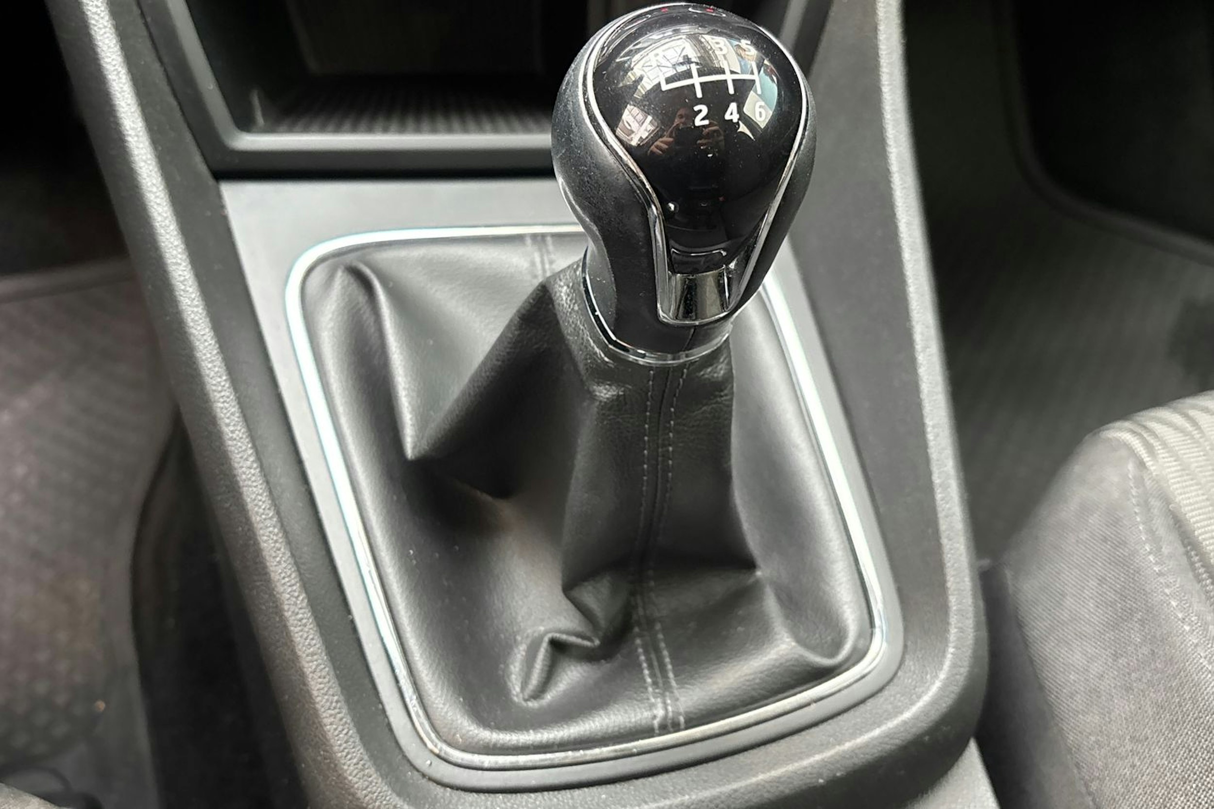 punainen SEAT Leon ST 2017 kuva 24.