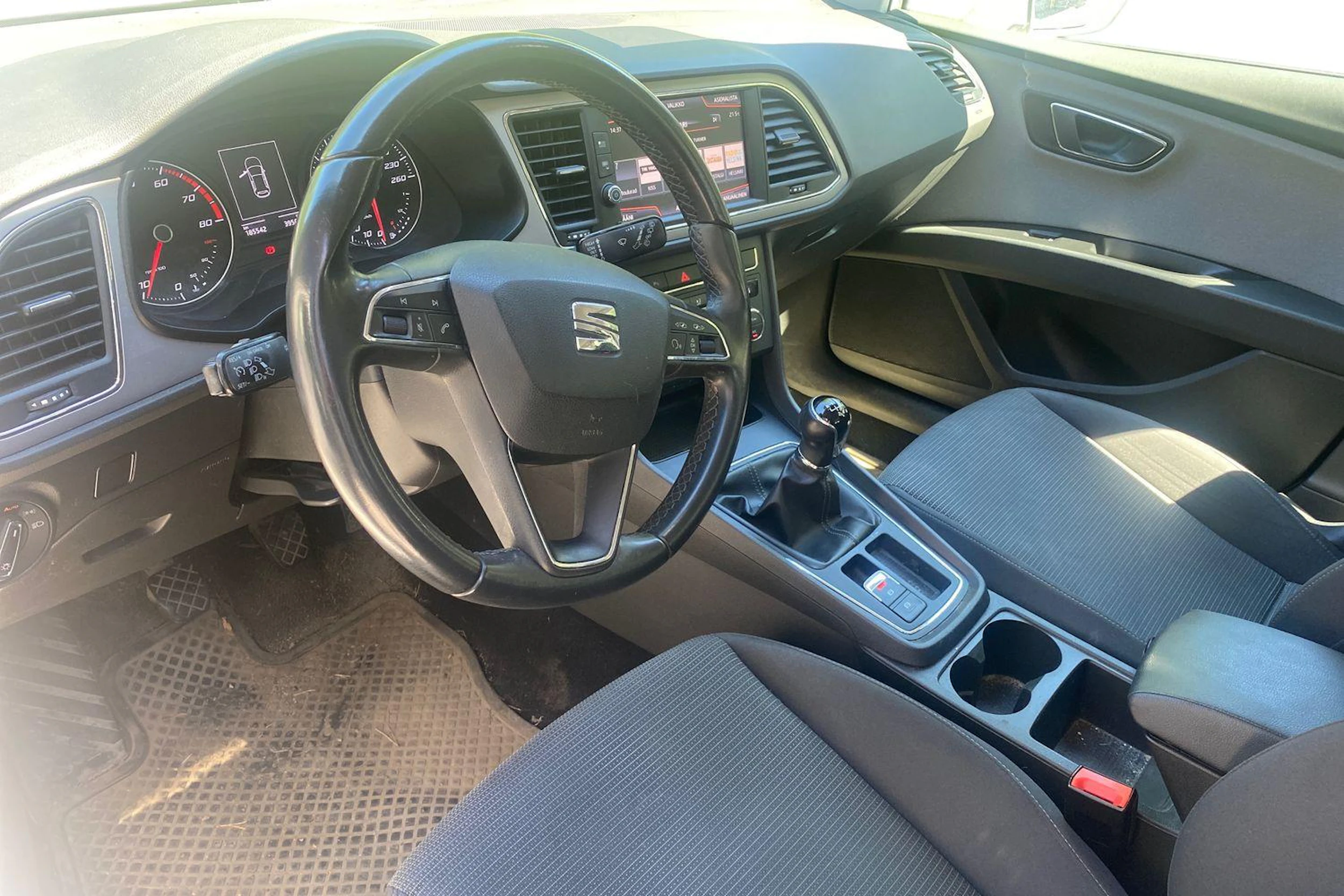 Valkoinen SEAT LEON ST 2017 kuva 3.