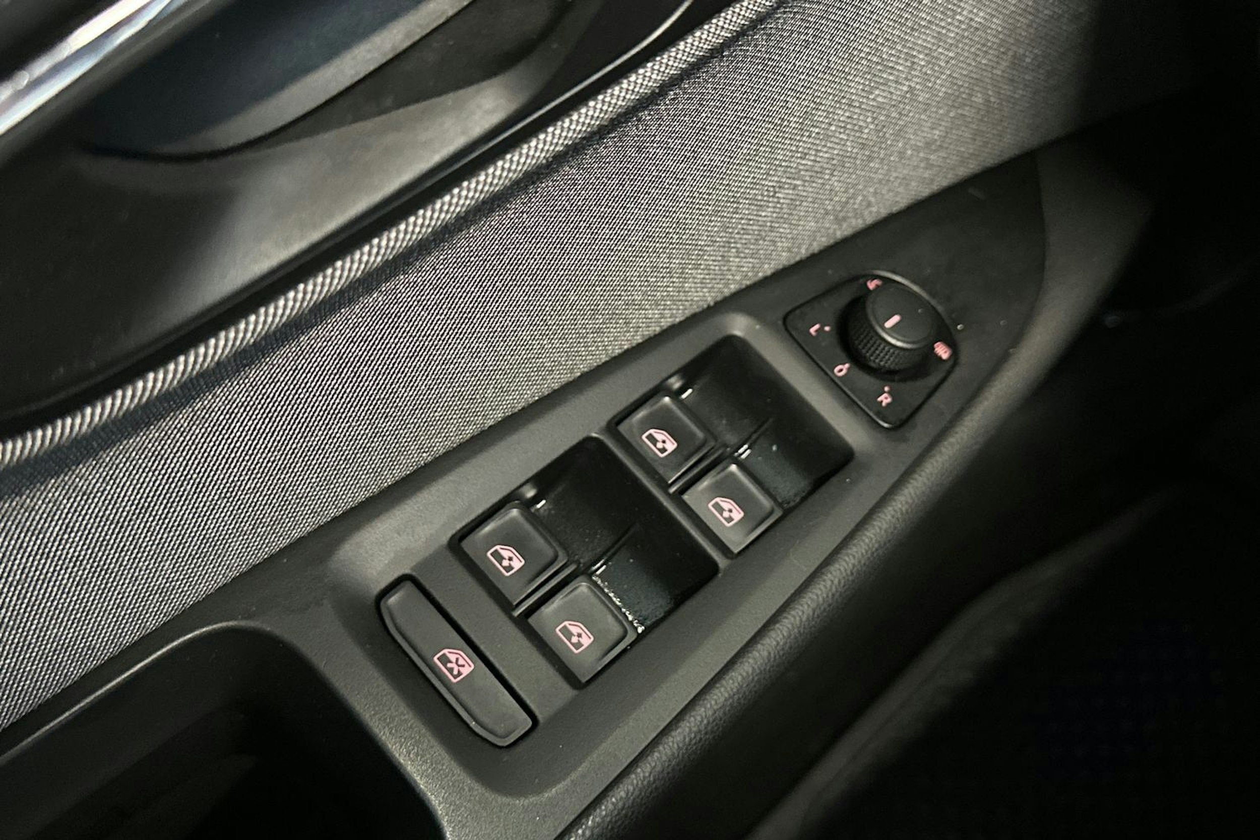 vihreä SEAT Leon ST 2017 kuva 15.