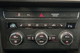 vihreä SEAT Leon ST 2017 kuva 23.