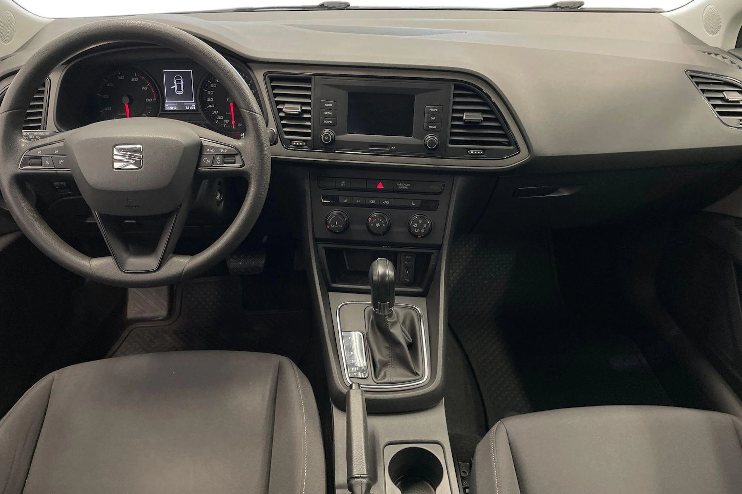 Harmaa SEAT LEON ST 2017 kuva 9.