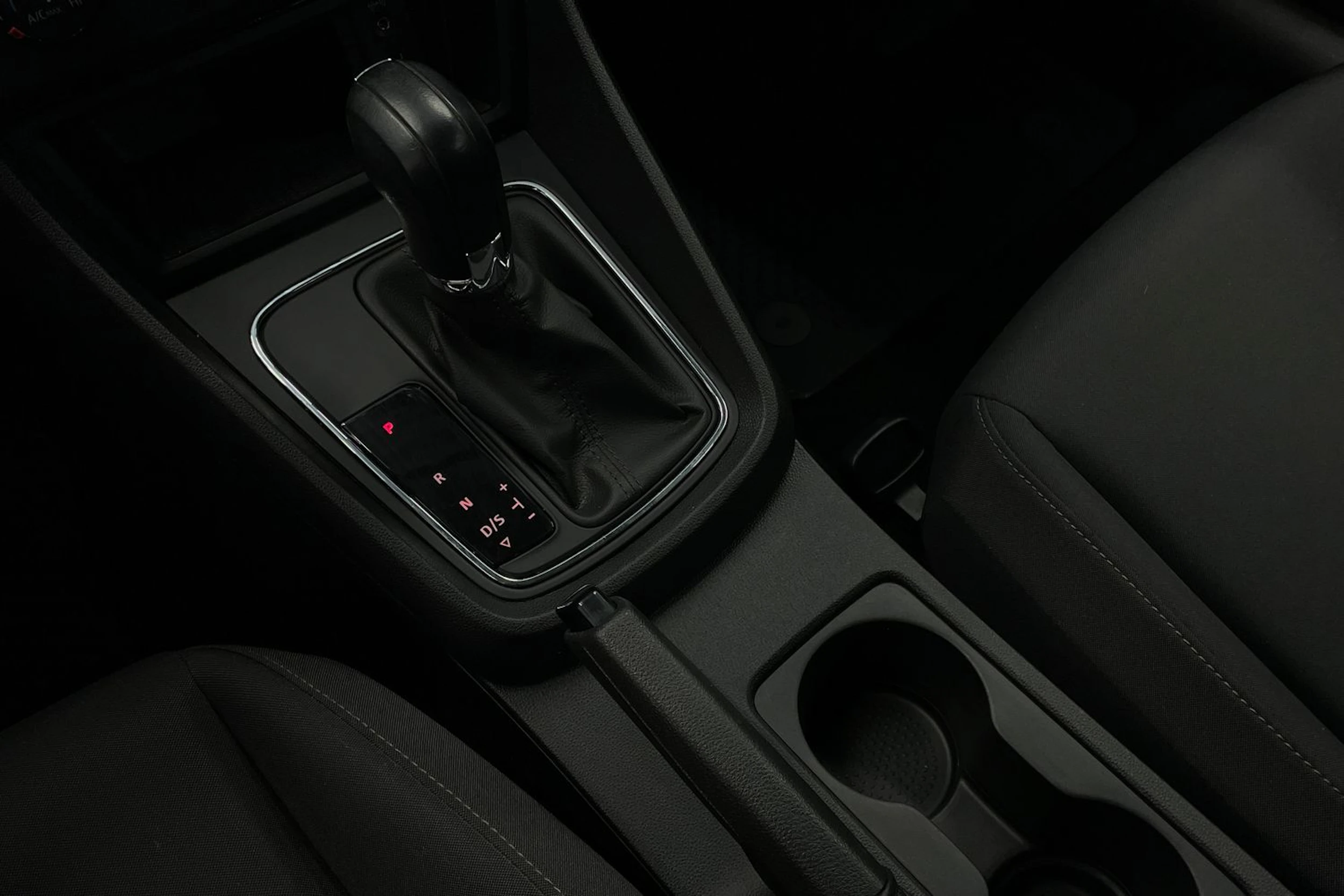 Harmaa SEAT LEON ST 2017 kuva 19.