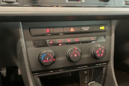 sininen SEAT Leon ST 2017 kuva 16.