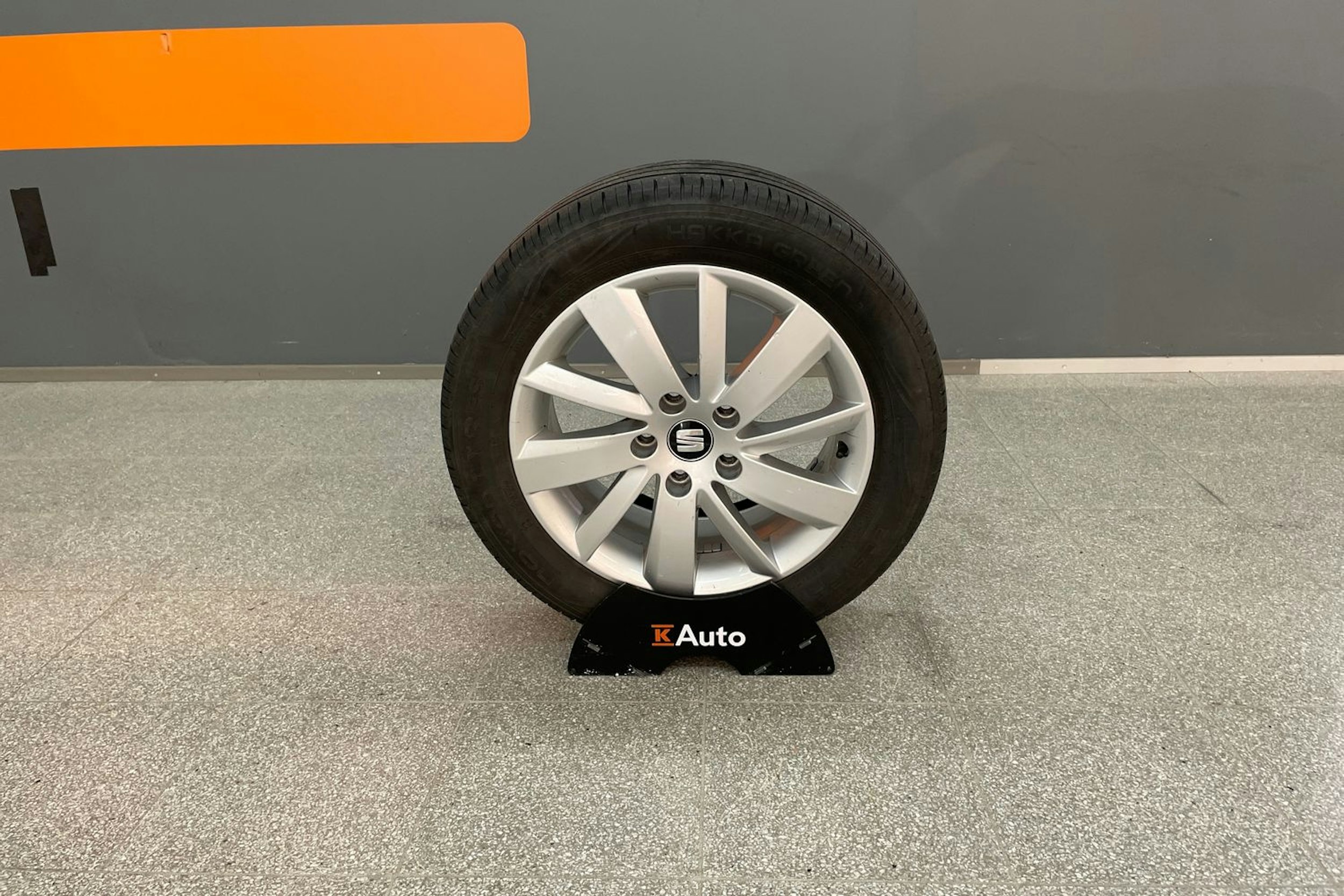 sininen SEAT Leon ST 2017 kuva 22.