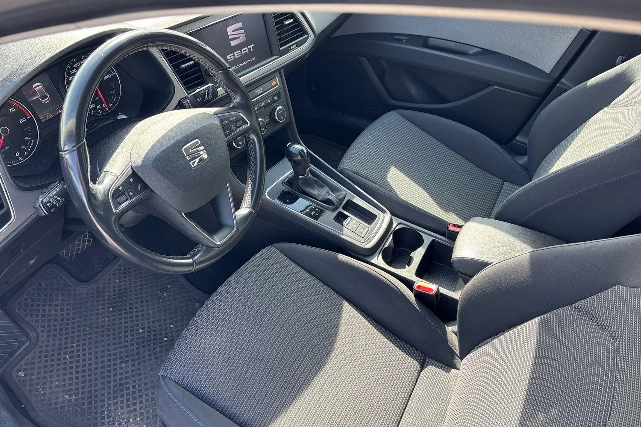 violetti SEAT Leon ST 2017 kuva 3.