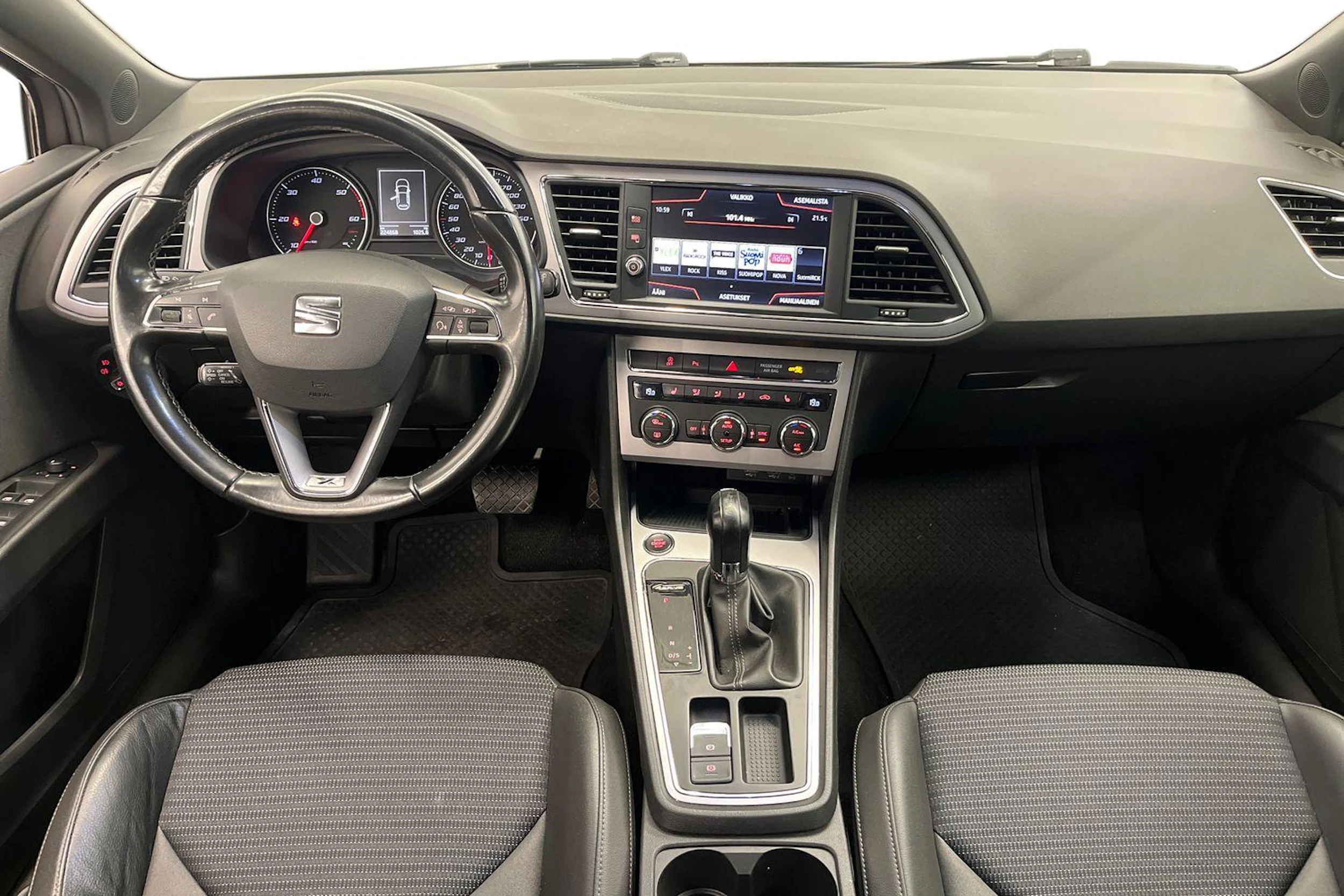 harmaa SEAT Leon ST 2017 kuva 7.