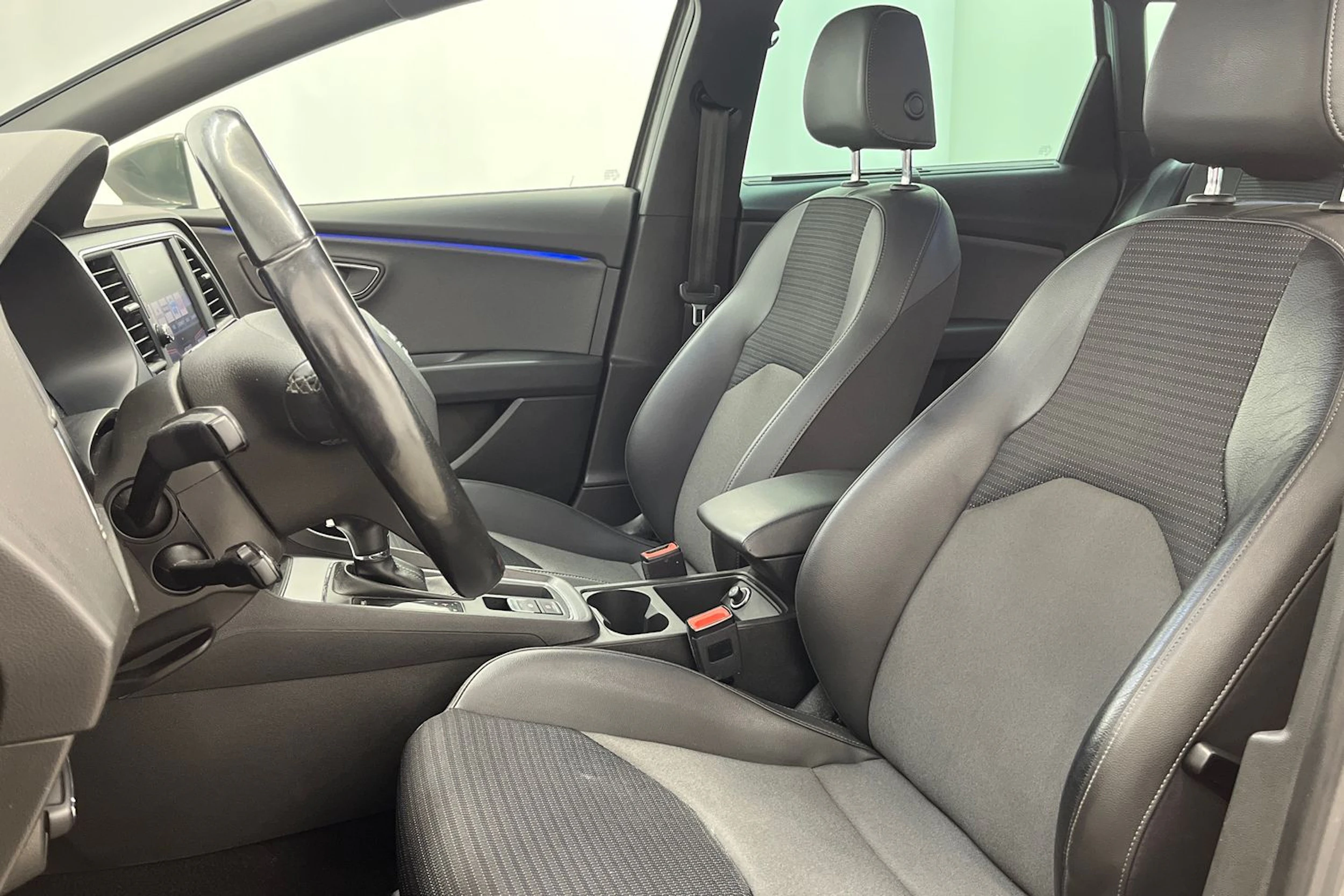 harmaa SEAT Leon ST 2017 kuva 12.