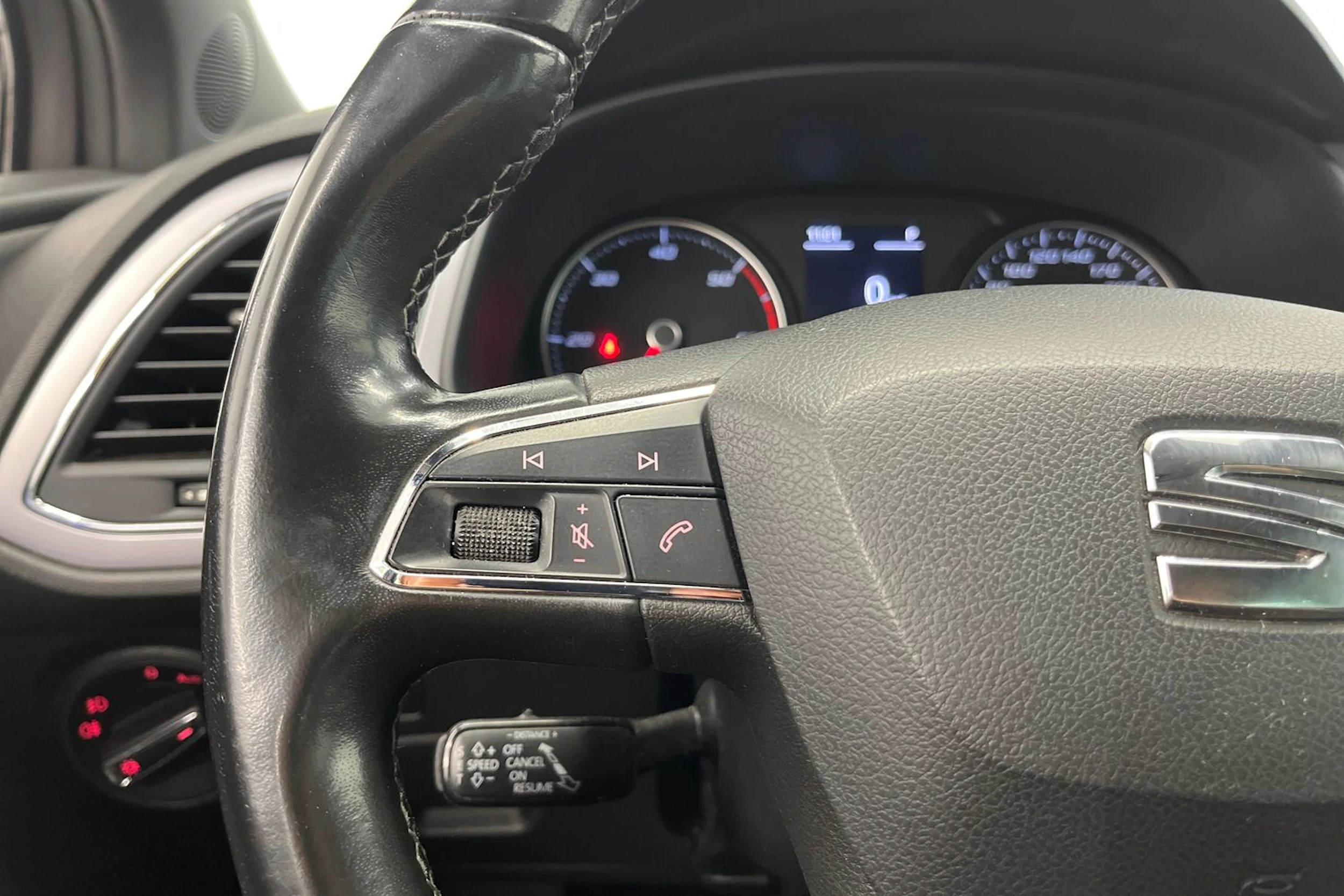 harmaa SEAT Leon ST 2017 kuva 14.