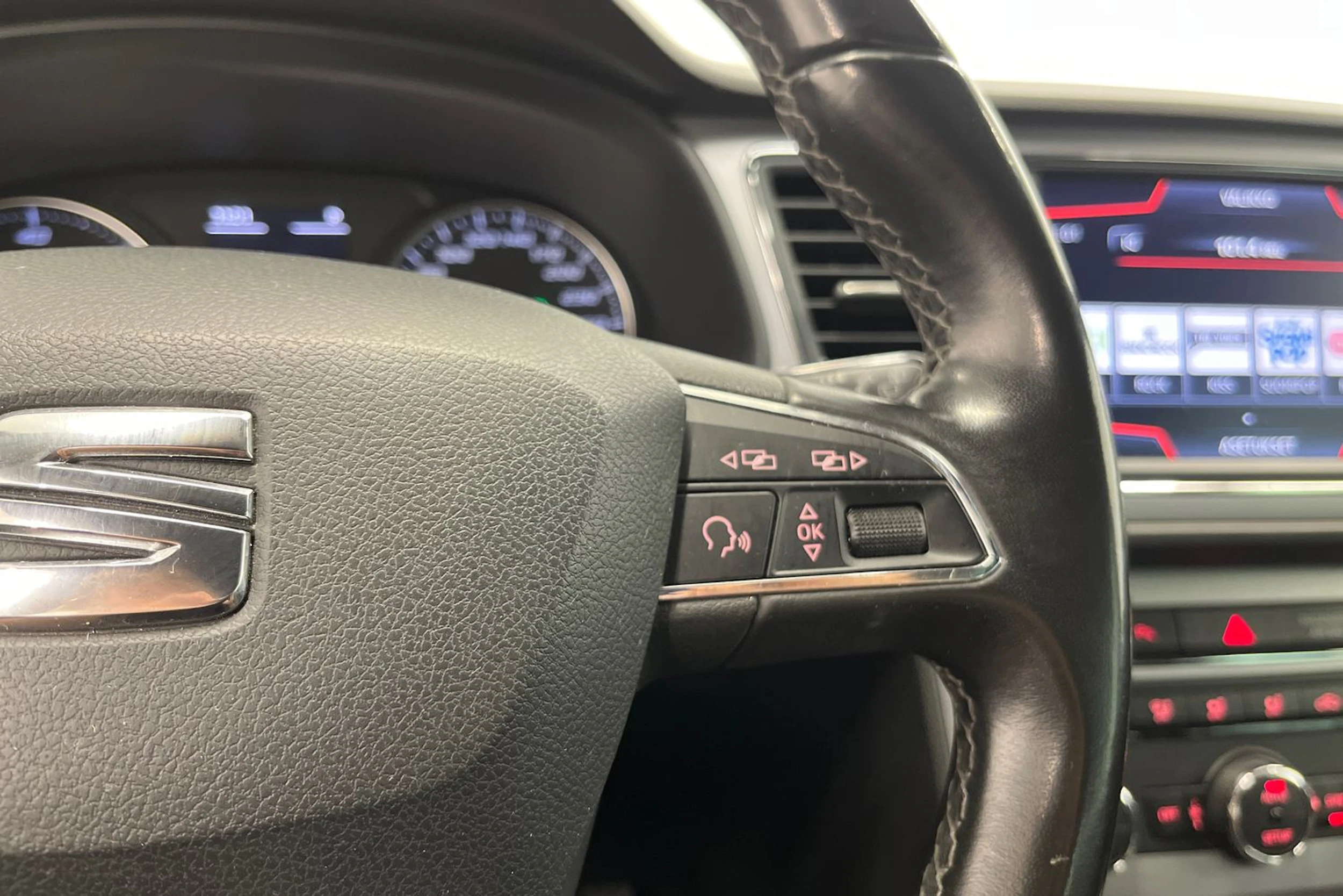 harmaa SEAT Leon ST 2017 kuva 15.