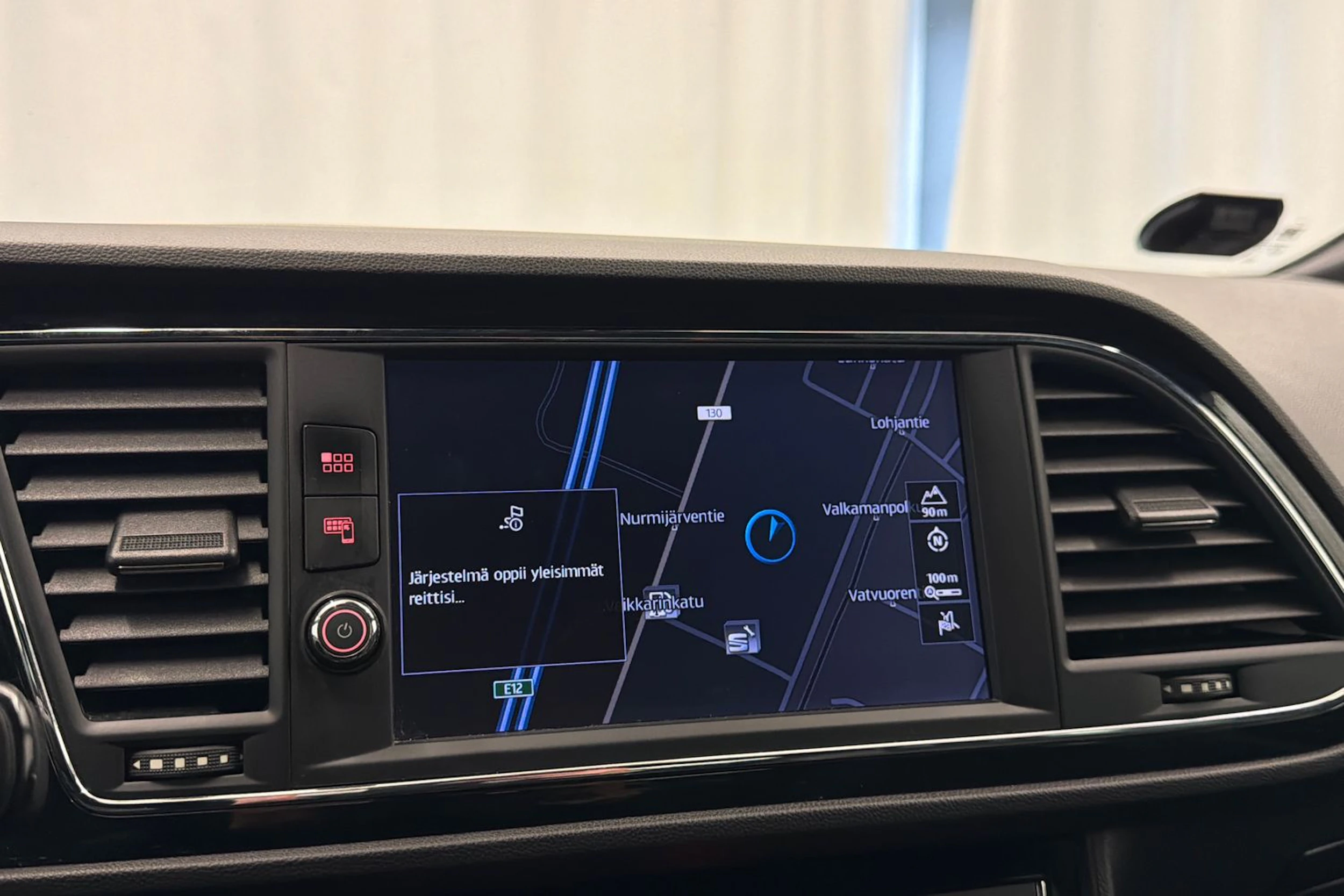 sininen SEAT Leon ST 2018 kuva 18.
