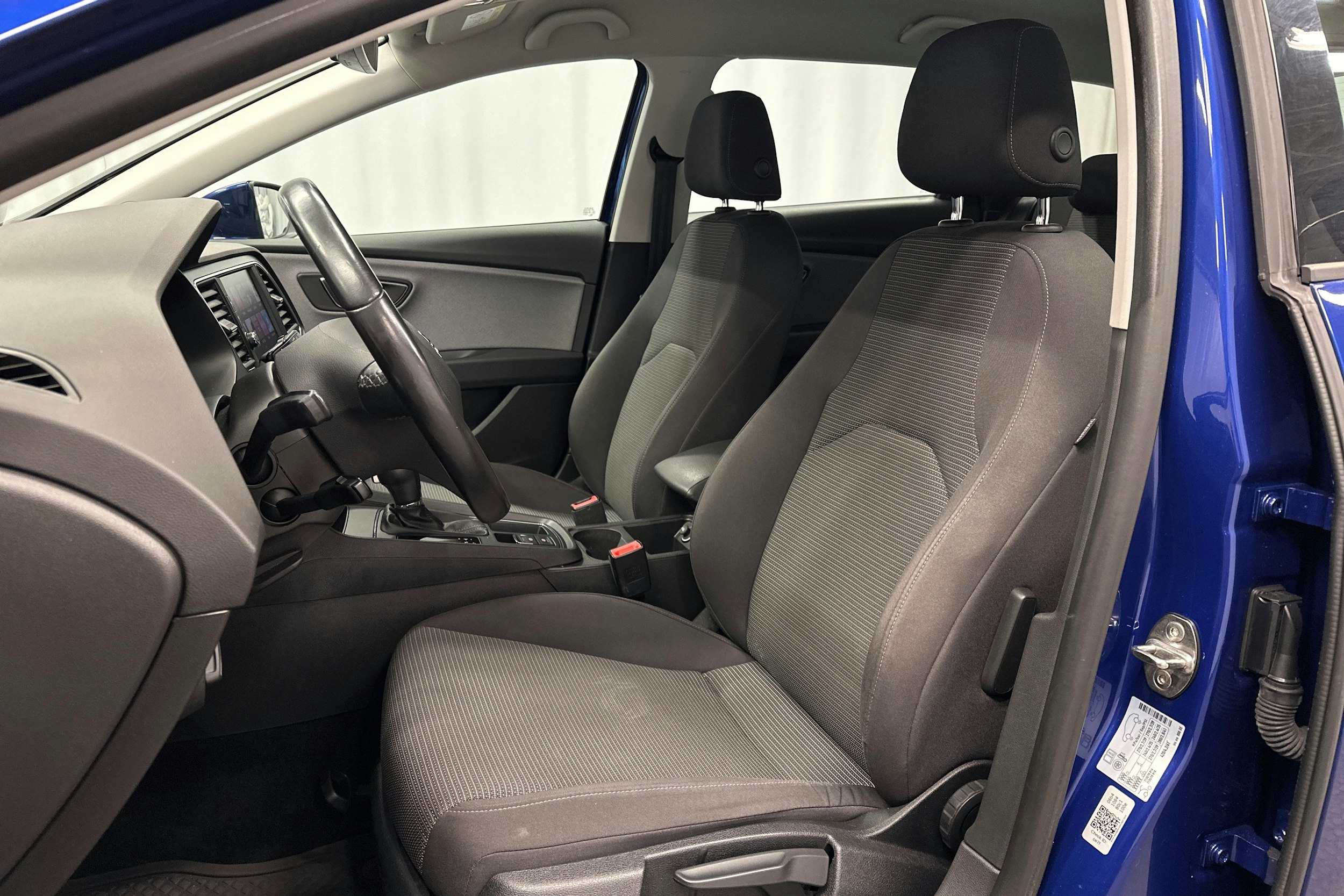 sininen SEAT Leon ST 2018 kuva 15.