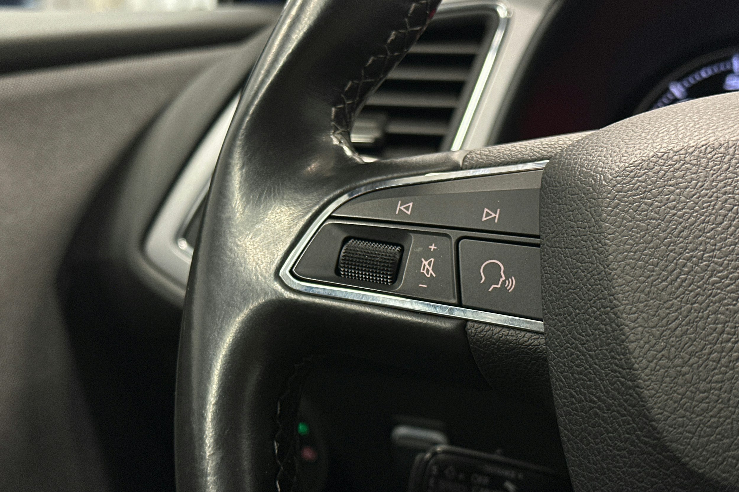 sininen SEAT Leon ST 2018 kuva 17.